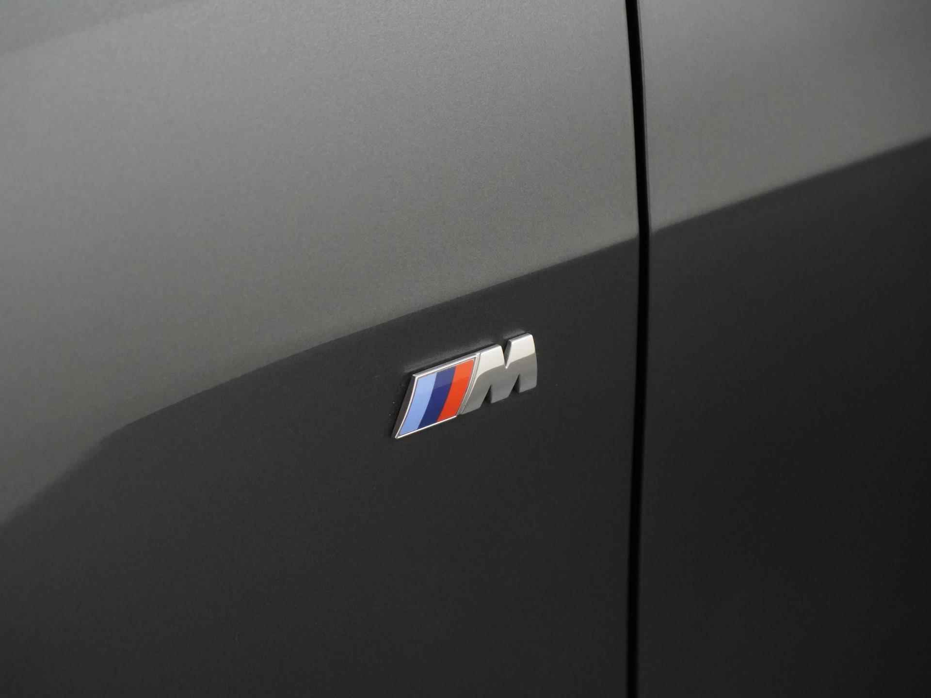 BMW 1-serie 118i M Sport | LED | Live cockpit pro | Carplay | Winter pakket |  Zondag Open! - 23/42