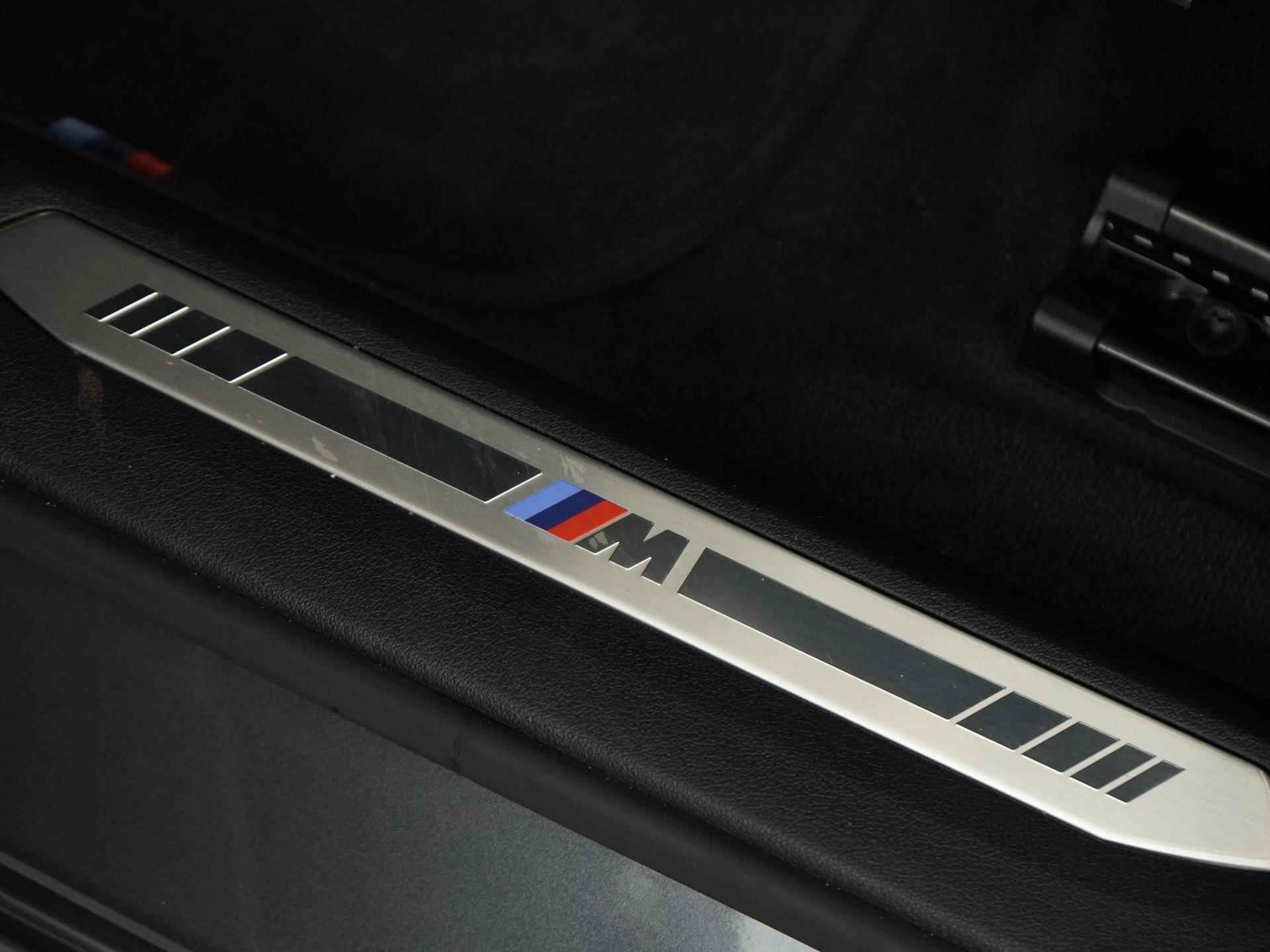BMW 1-serie 118i M Sport | LED | Live cockpit pro | Carplay | Winter pakket |  Zondag Open! - 37/42
