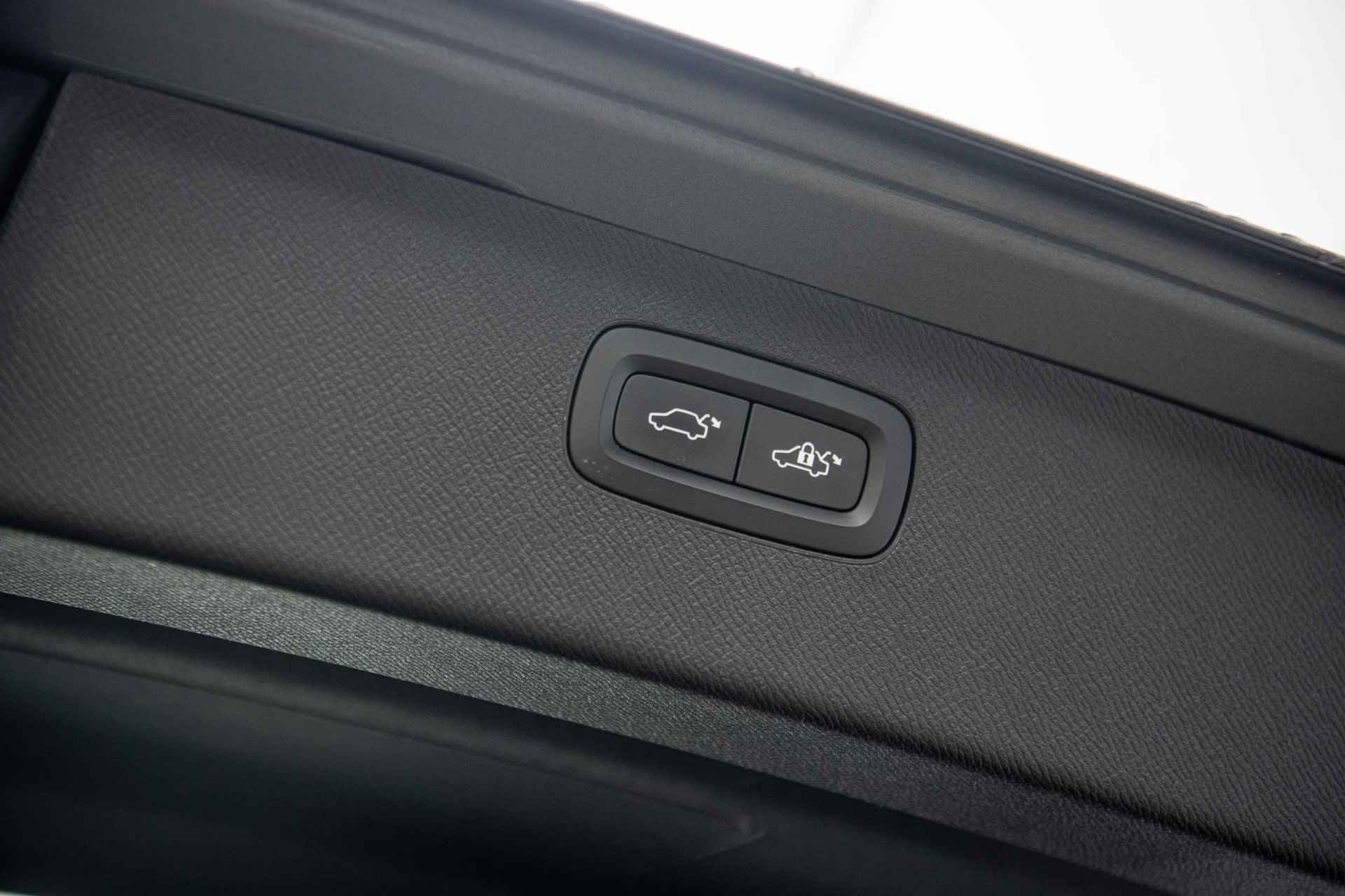 Volvo XC90 2.0 T8 Twin Engine AWD Inscription | Luchtvering | 360 Camera | Trekhaak | HEAD UP Display | Adaptieve Cruise Control | - 39/42