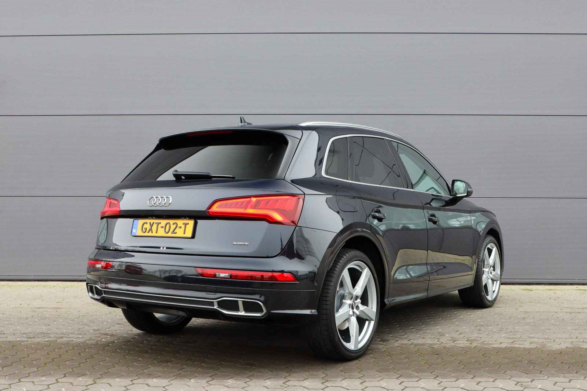 Audi Q5 55 TFSI e quattro Competition | PHEV | Panoramadak | Luchtvering | Trekhaak | Leer | Rijklaarprijs - incl.garantie - 3/55