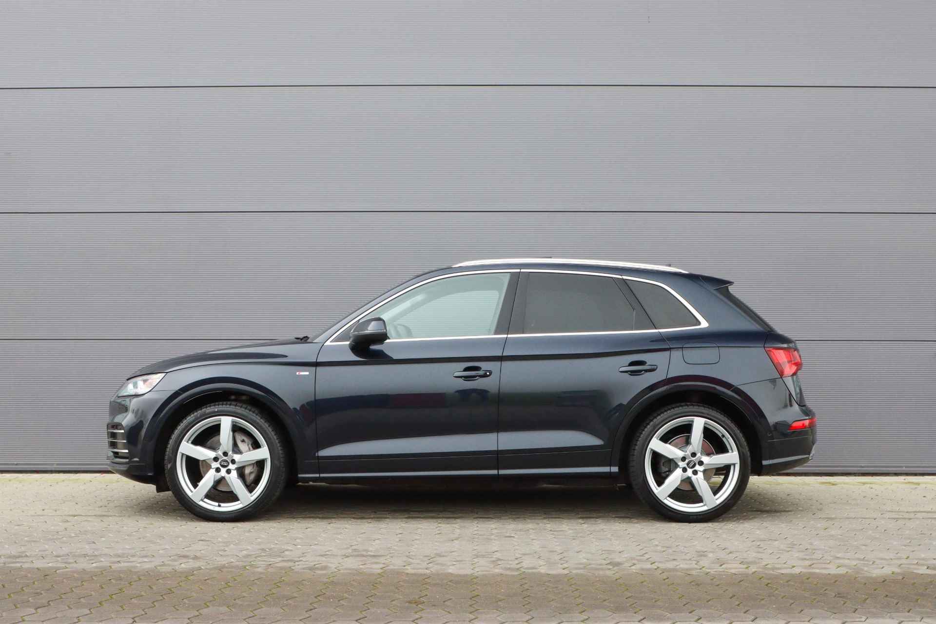 Audi Q5 55 TFSI e quattro Competition | PHEV | Panoramadak | Luchtvering | Trekhaak | Leer | Rijklaarprijs - incl.garantie - 26/55