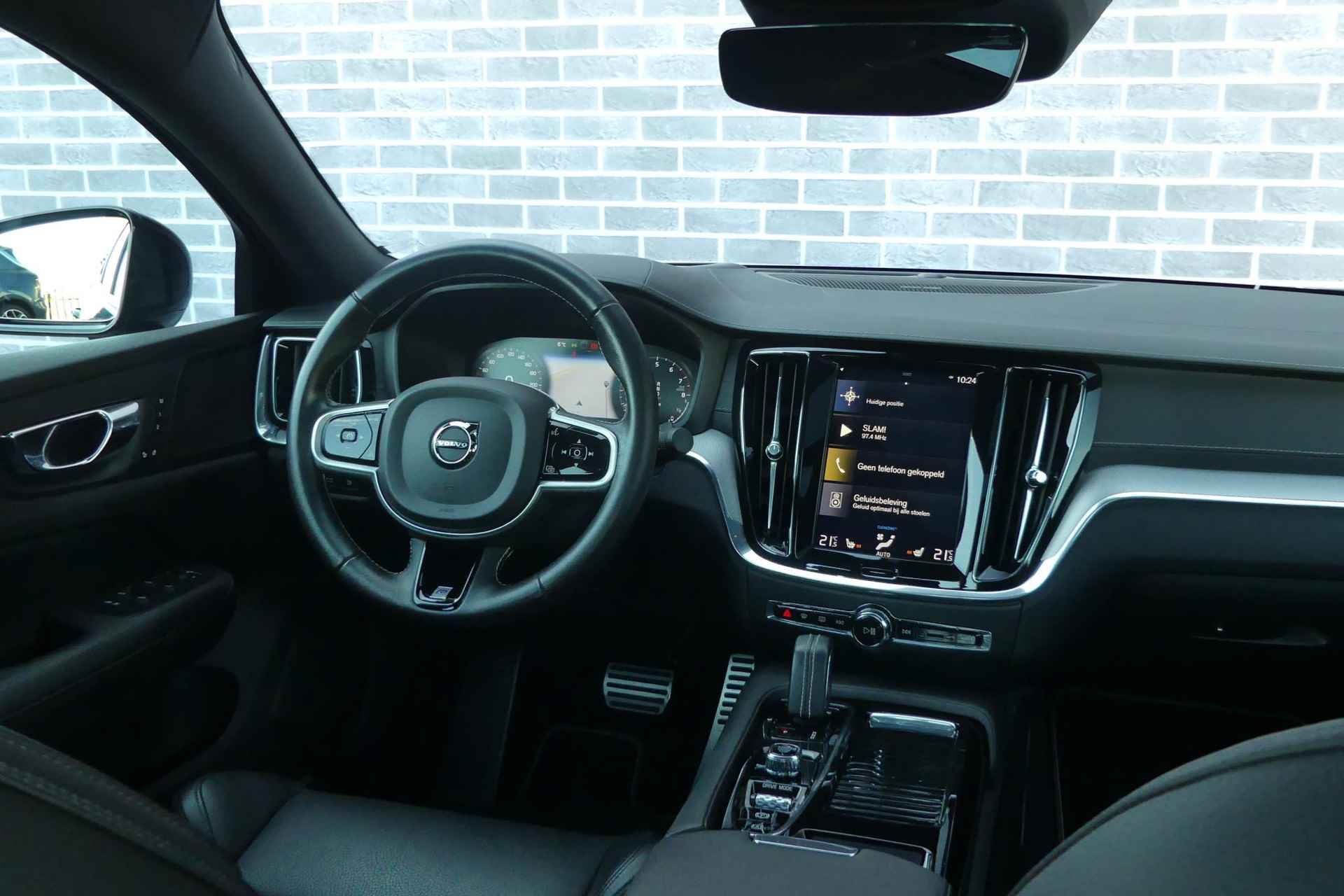 Volvo S60 T8 Recharge AWD R-Design | Panoramadak | Polestar | Head-Up display | Harman Kardon audio | Camera | - 22/37