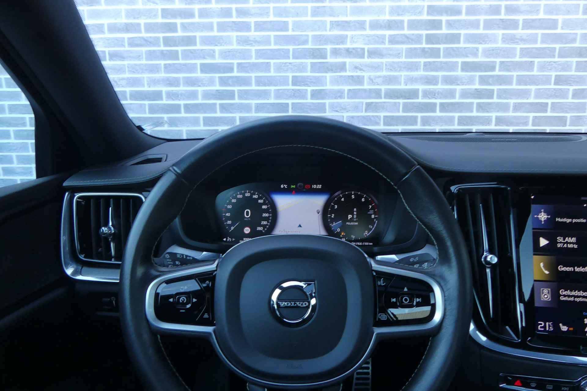 Volvo S60 T8 Recharge AWD R-Design | Panoramadak | Polestar | Head-Up display | Harman Kardon audio | Camera | - 23/37