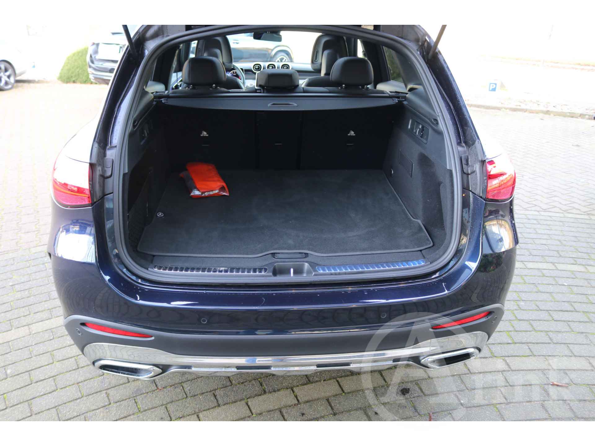 Mercedes-Benz GLC 200 4MATIC AMG Line Panoramadak, 360 Camera, Memorystoelen - 13/42