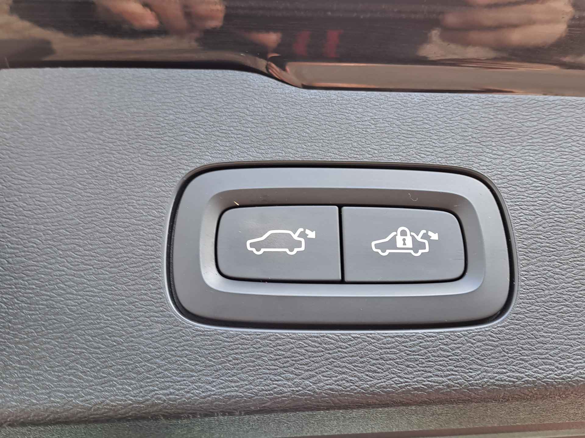 Volvo V60 2.0 B3 Business Pro Navigatie | Adaptive Cruise | Apple Carplay/Android Auto | Stoel/stuur verwarming Elektrische achterklep | Climate - 8/44