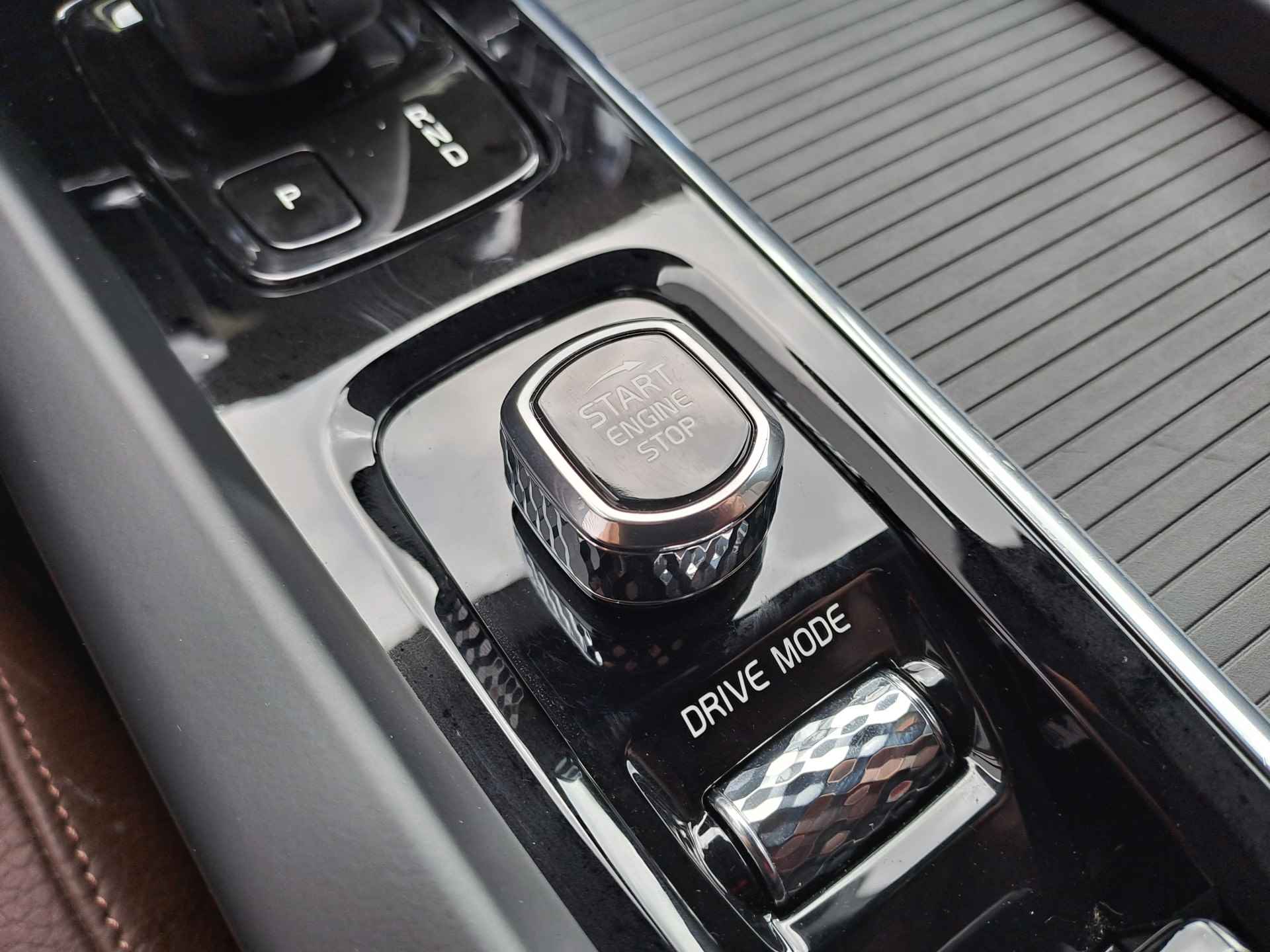 Volvo V60 2.0 B3 Business Pro Navigatie | Adaptive Cruise | Apple Carplay/Android Auto | Stoel/stuur verwarming Elektrische achterklep | Climate - 25/44