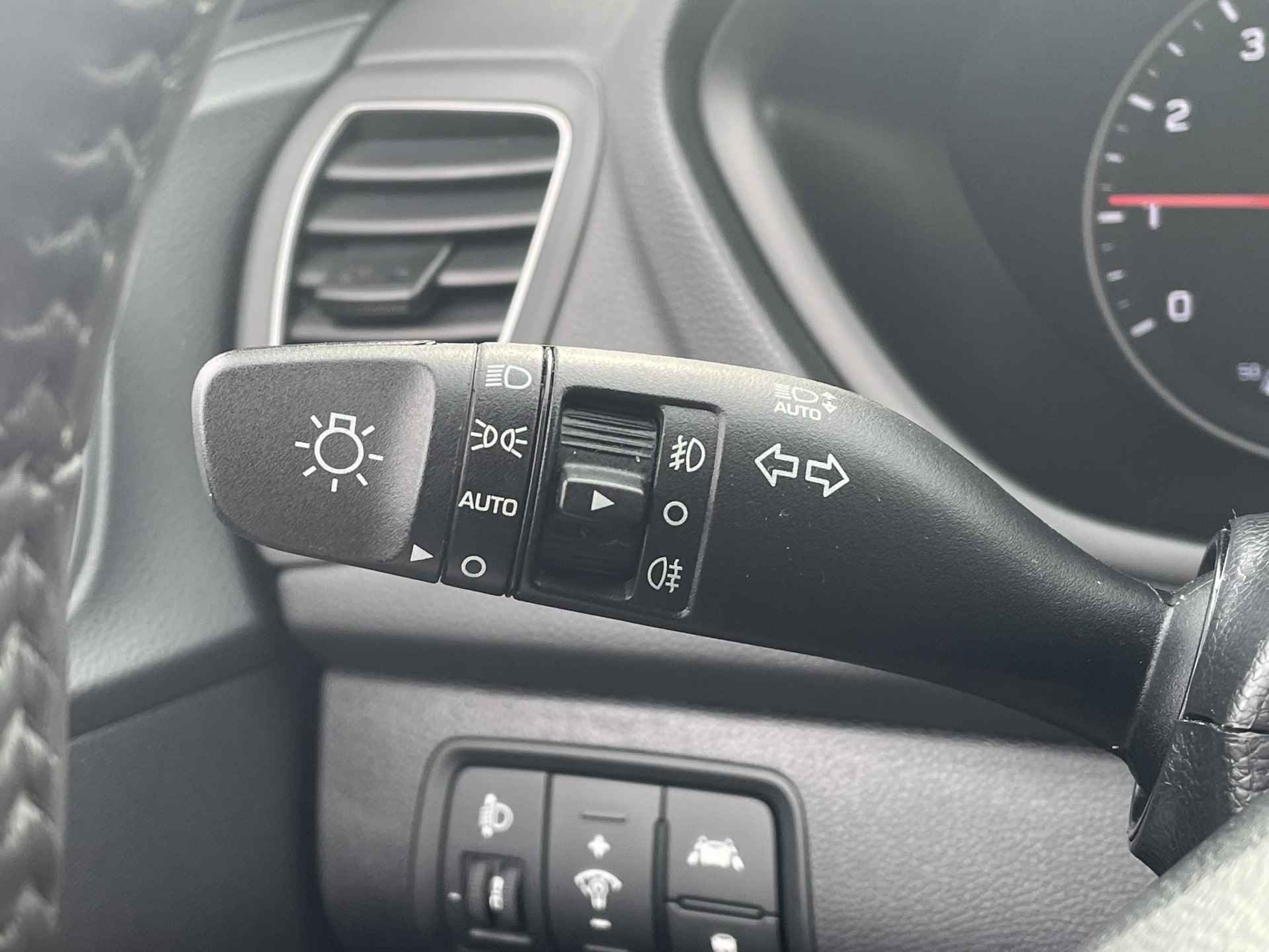 Hyundai i20 1.0 T-GDI Premium | Climate Control | Navigatie | Afneembare trekhaak | Rijklaarprijs! - 20/35