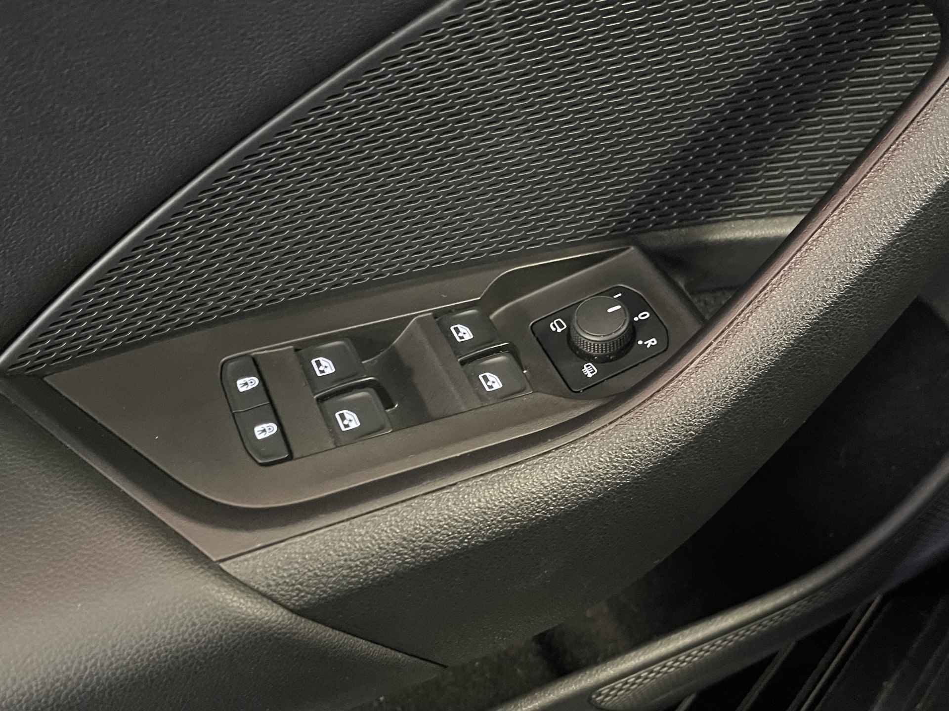Škoda Octavia Combi 1.4 TSI iV MemorySeats/CrystalLight/AdaptieveCruise - 19/36