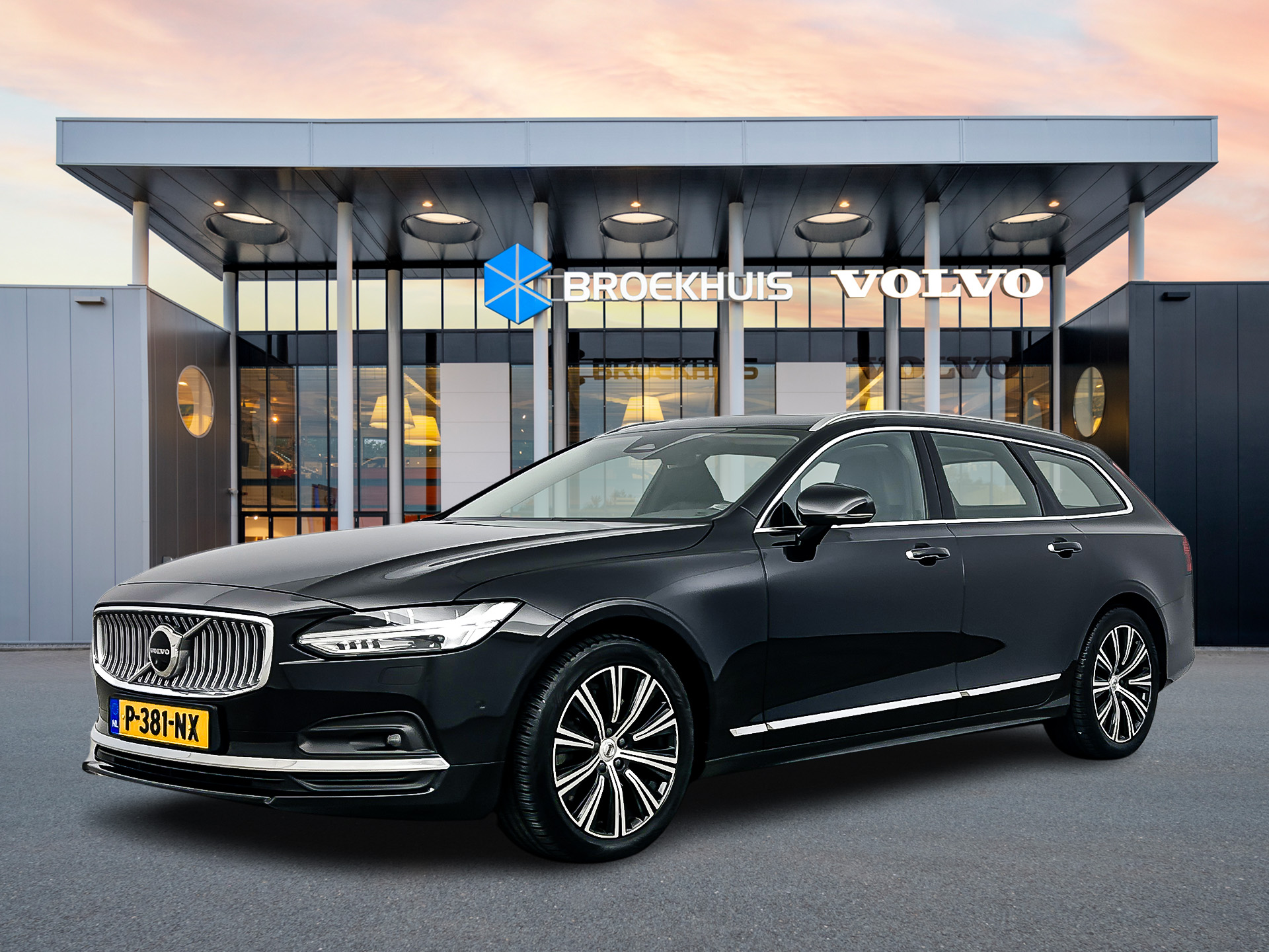 Volvo V90 B4 Inscription | Panoramadak | Head up | 360 Camera | Harman Kardon | Elektrische stoelen | Full LED | Trekhaak