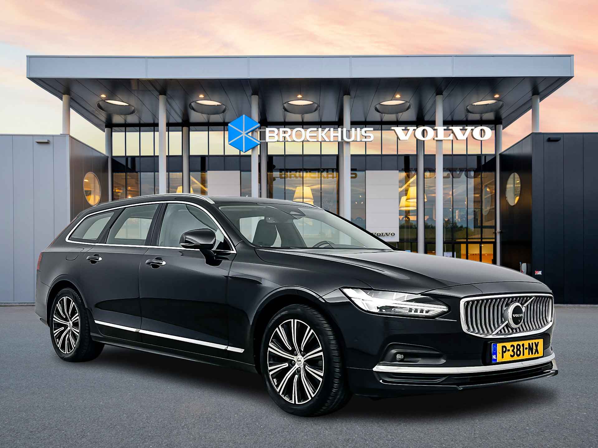 Volvo V90 B4 Inscription | Panoramadak | Head up | 360 Camera | Harman Kardon | Elektrische stoelen | Full LED | Trekhaak - 3/34