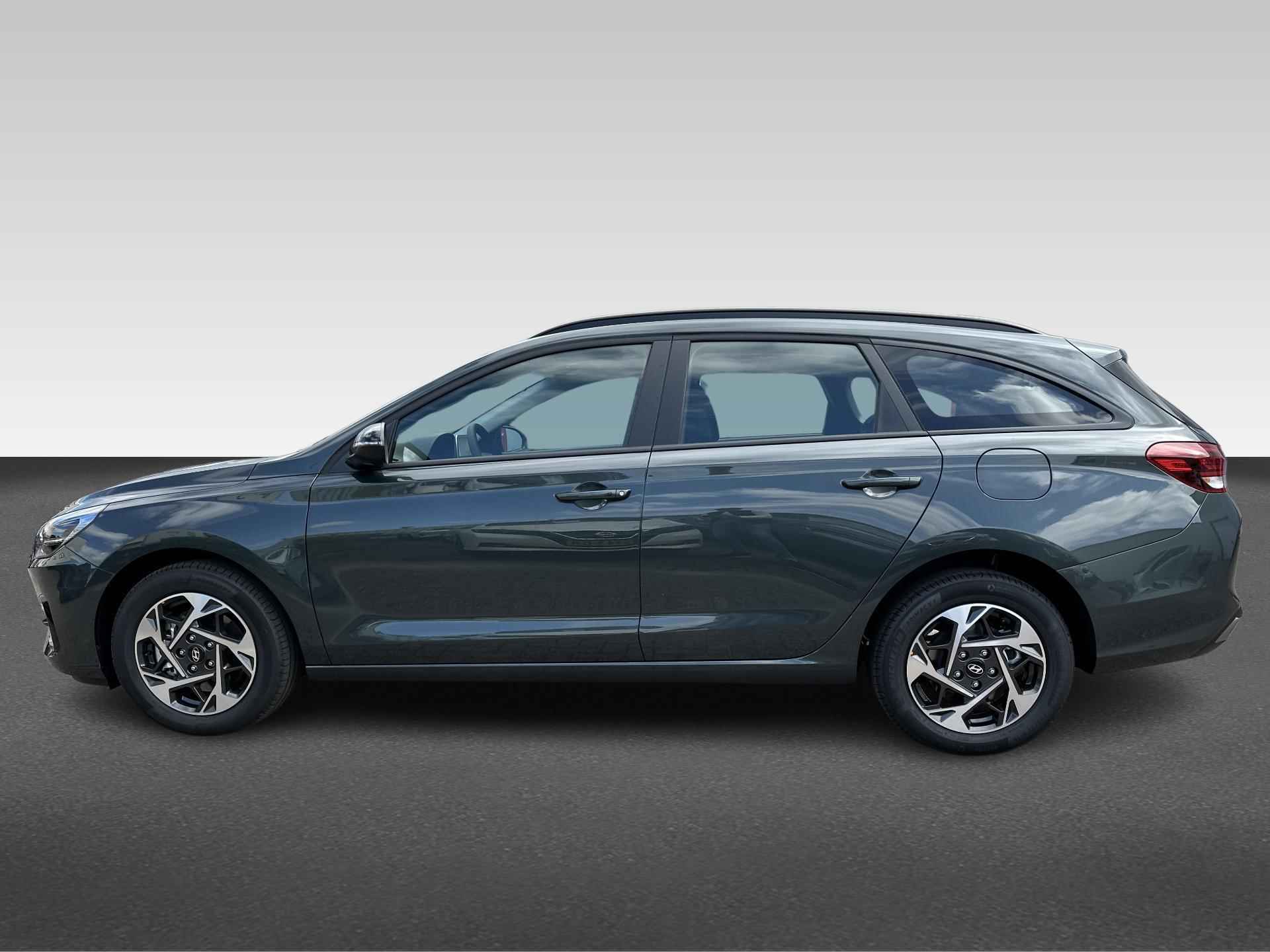 Hyundai i30 Wagon 1.0 T-GDi MHEV Comfort MY25 VAN €36.790 VOOR €33.790 - 2/24