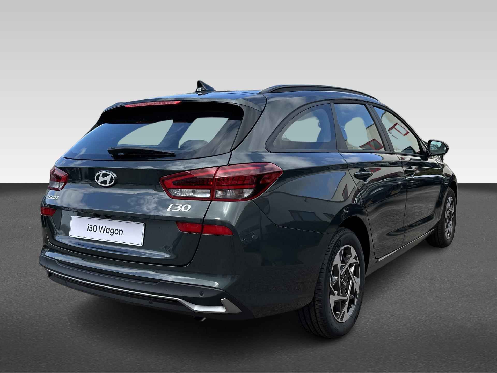 Hyundai i30 Wagon 1.0 T-GDi MHEV Comfort MY25 VAN €36.790 VOOR €33.790 - 4/24