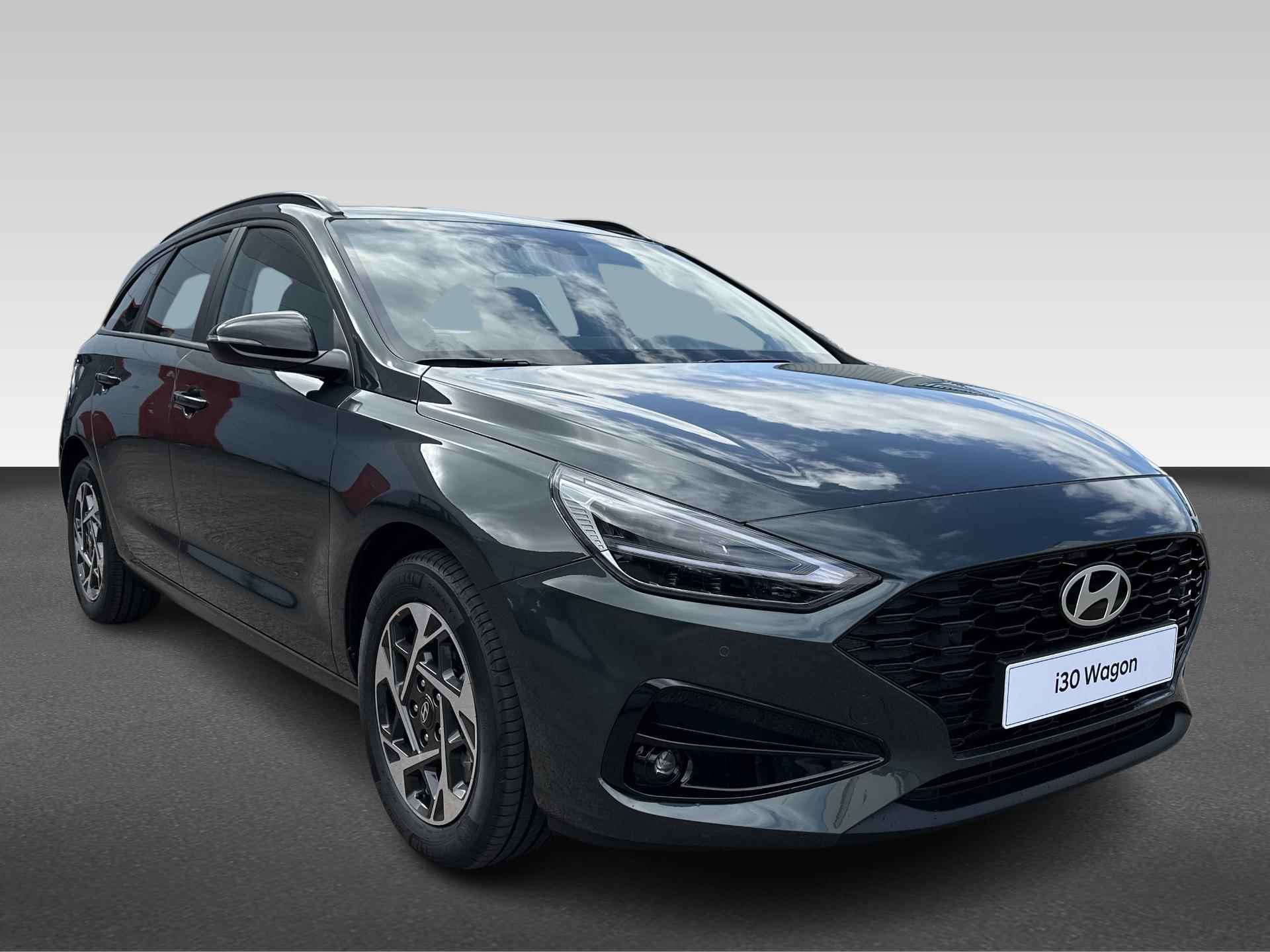 Hyundai i30 Wagon 1.0 T-GDi MHEV Comfort MY25 VAN €36.790 VOOR €33.790 - 5/24