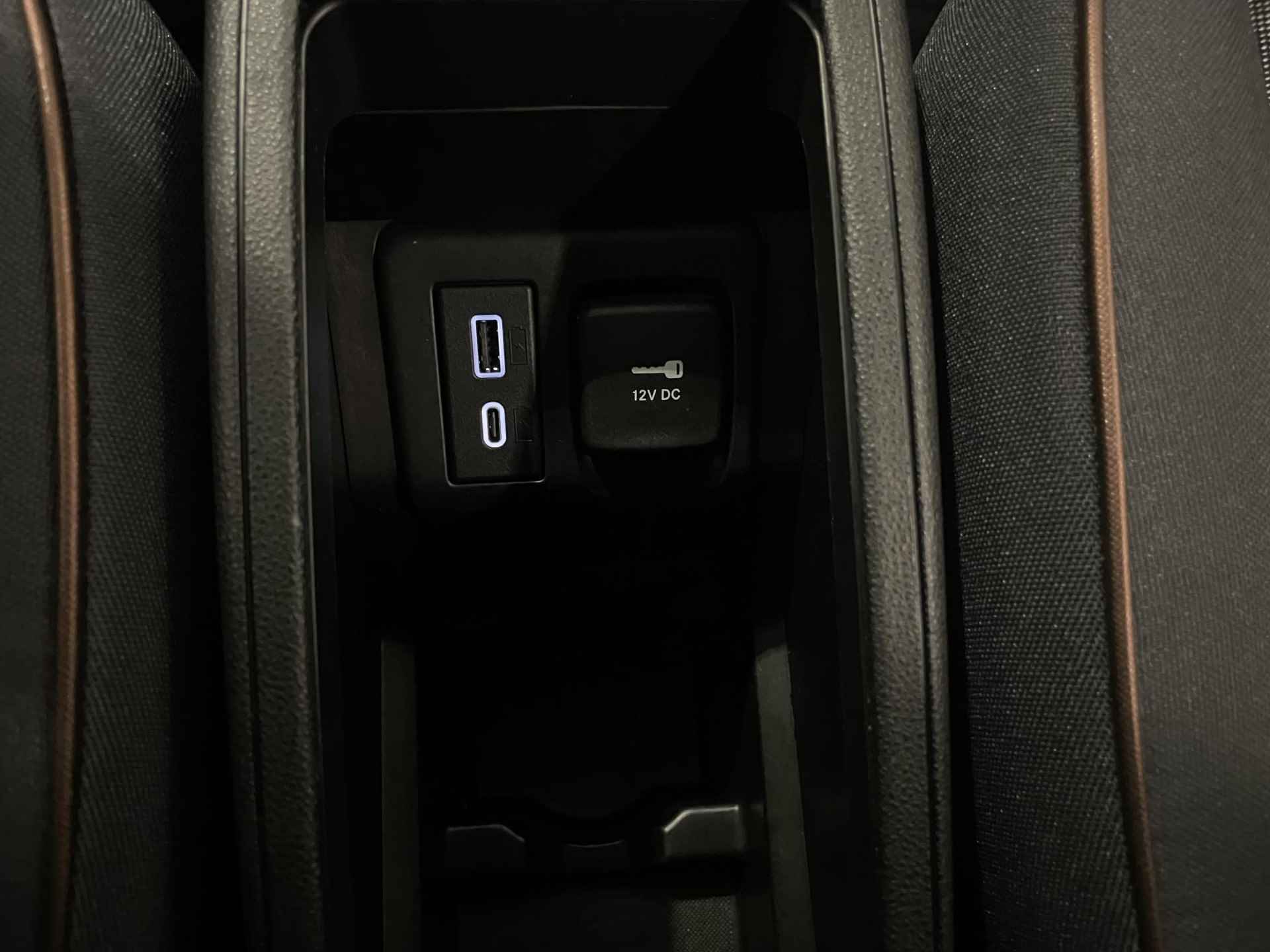 Fiat 500 C Icon 42 kWh l Stoelverwarming l Cabrio l Apple Carplay/Android Auto l NAVI l Lane Assist - 20/30