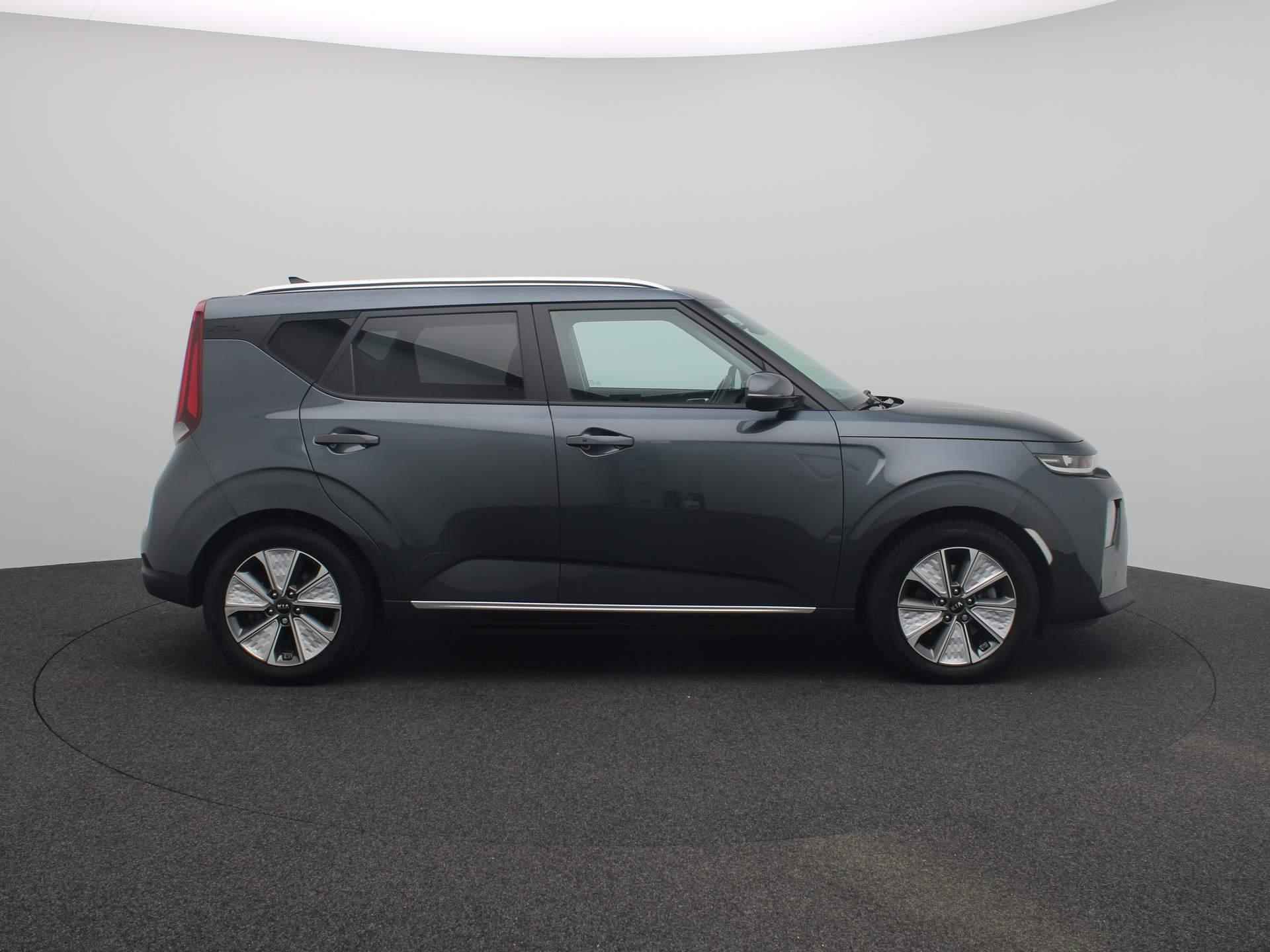 Kia e-Soul ExecutiveLine 64 kWh SEPP €2000 | Camera | Climate | Navi | sensoren voor + achter | - 9/48