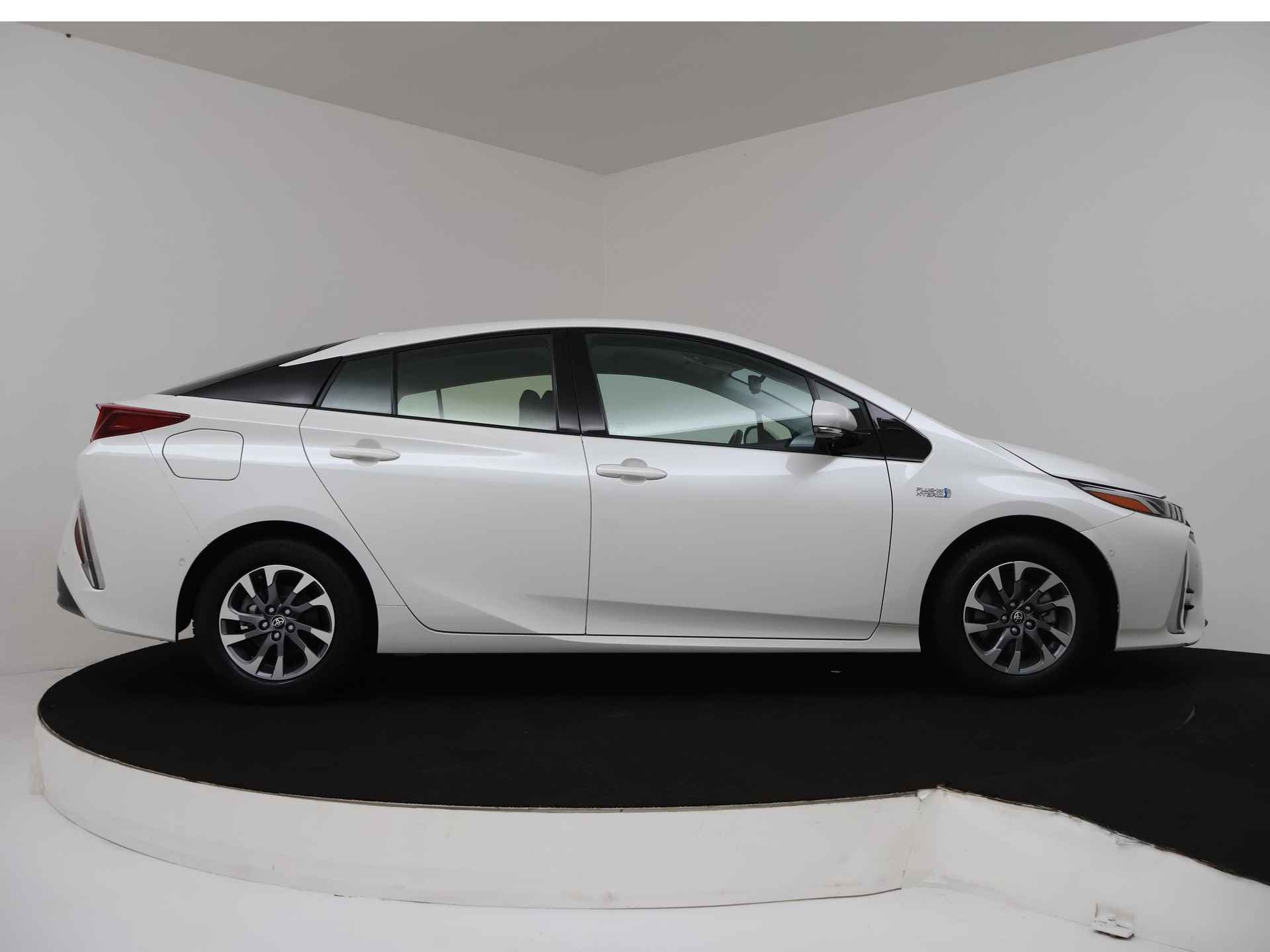 Toyota Prius 1.8 Plug-in Executive - 15/44