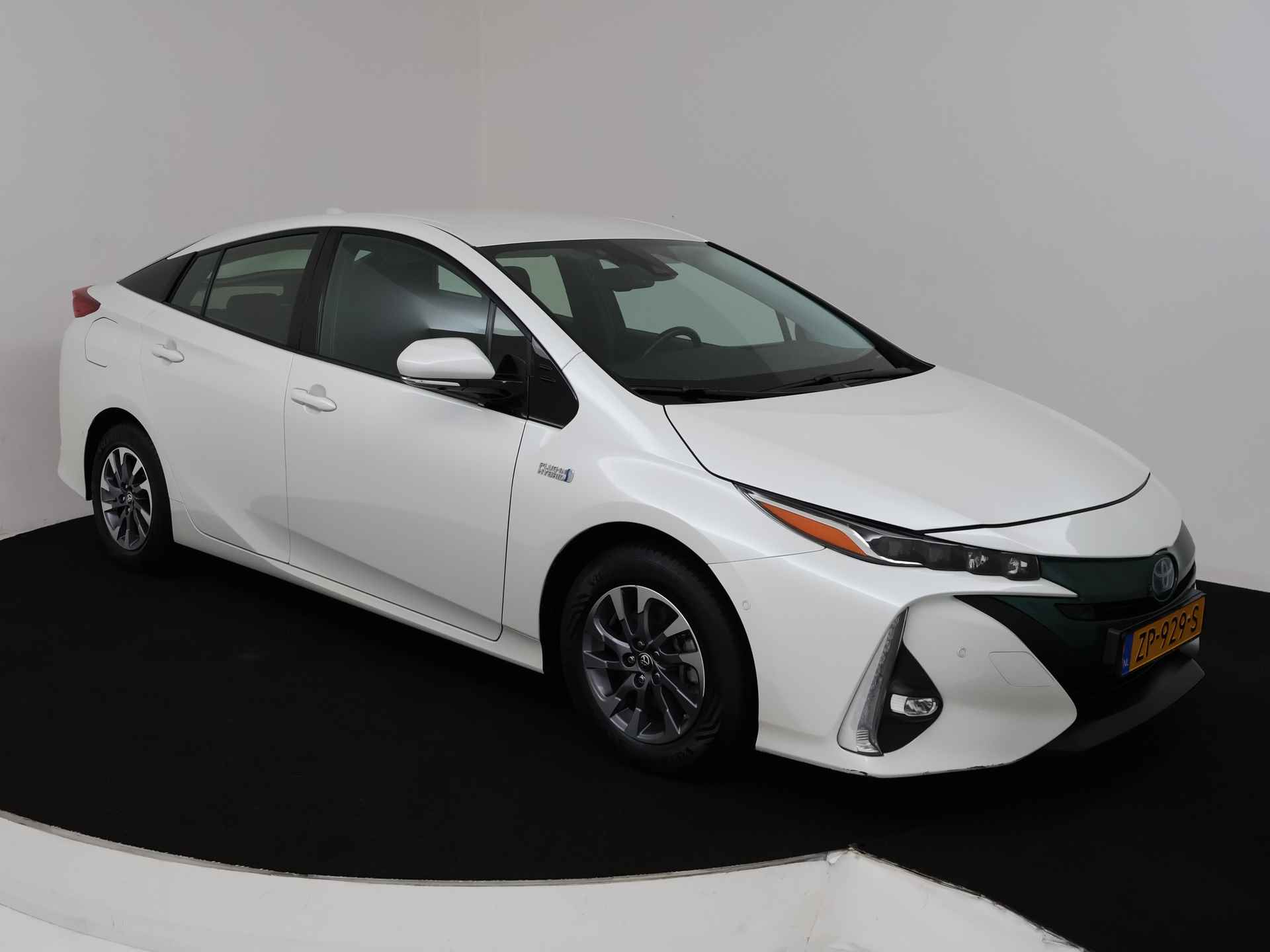 Toyota Prius 1.8 Plug-in Executive - 28/44