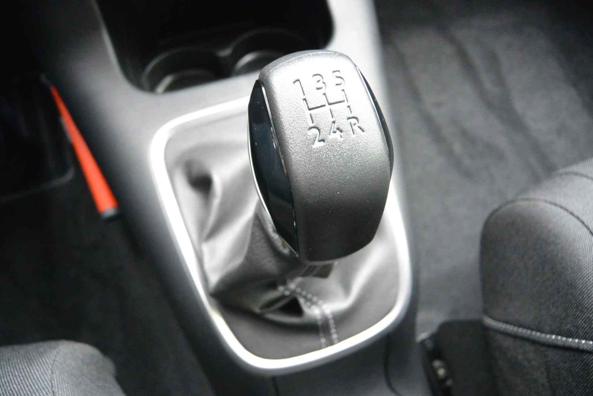 Citroën C3 PureTech 83pk Feel Edition │ Connect Nav DAB+ │ Keyless Entry & Start │ Achteruitrijcamera - 54/60