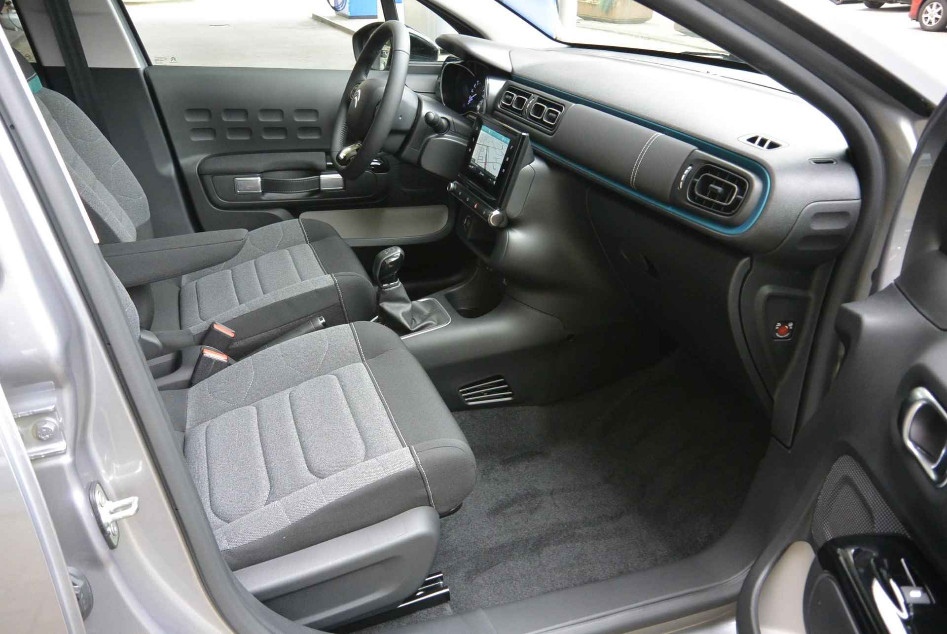 Citroën C3 PureTech 83pk Feel Edition │ Connect Nav DAB+ │ Keyless Entry & Start │ Achteruitrijcamera - 34/60