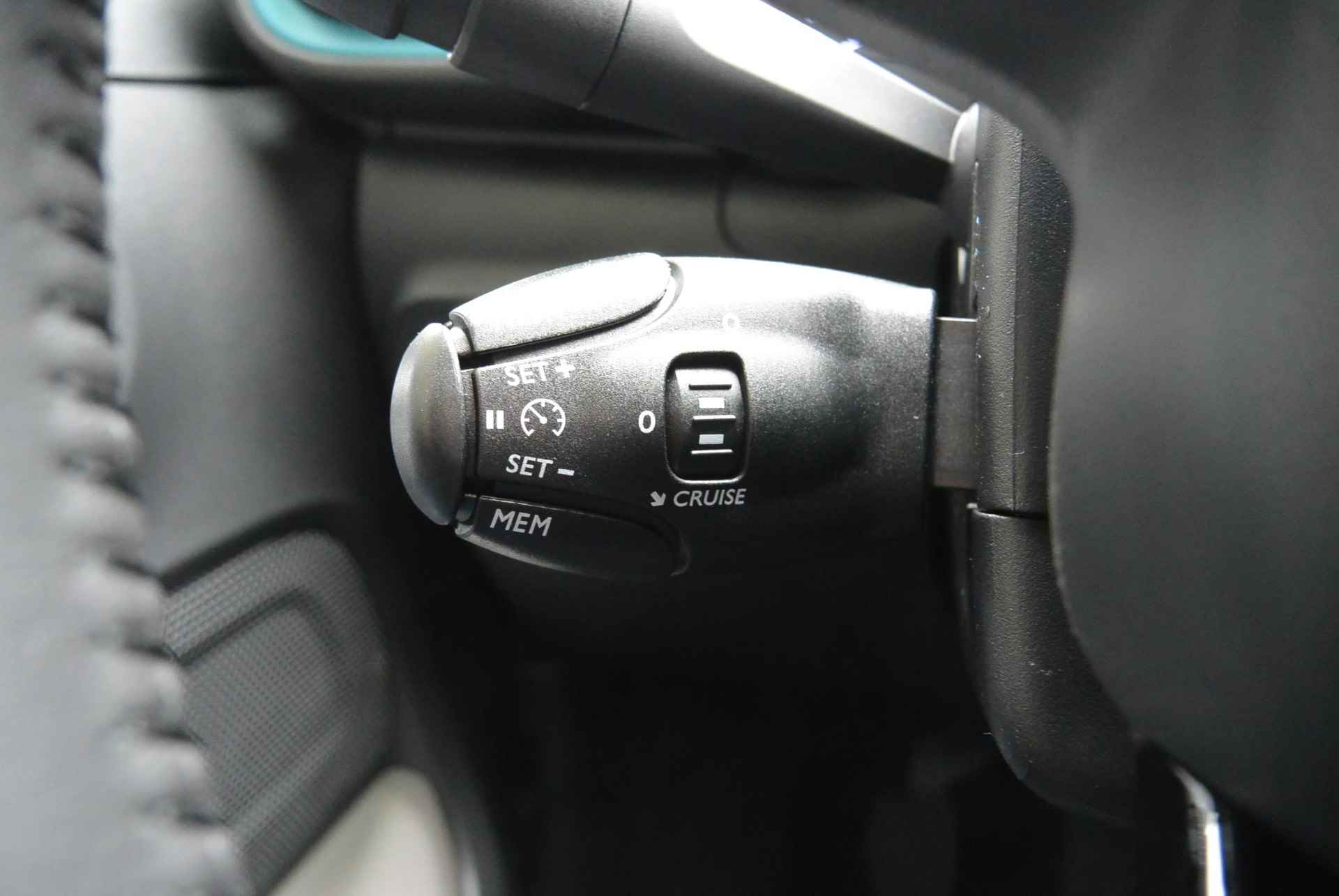 Citroën C3 PureTech 83pk Feel Edition │ Connect Nav DAB+ │ Keyless Entry & Start │ Achteruitrijcamera - 39/60