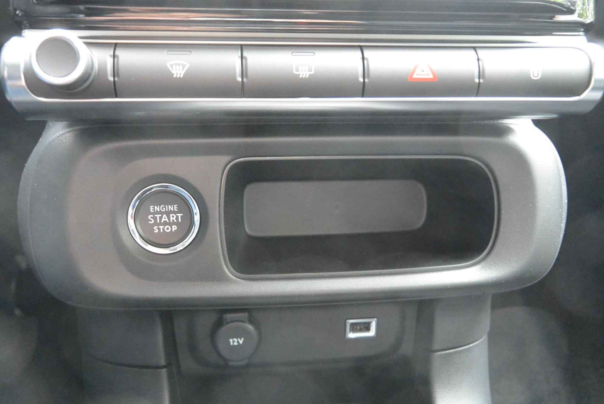 Citroën C3 PureTech 83pk Feel Edition │ Connect Nav DAB+ │ Keyless Entry & Start │ Achteruitrijcamera - 51/60