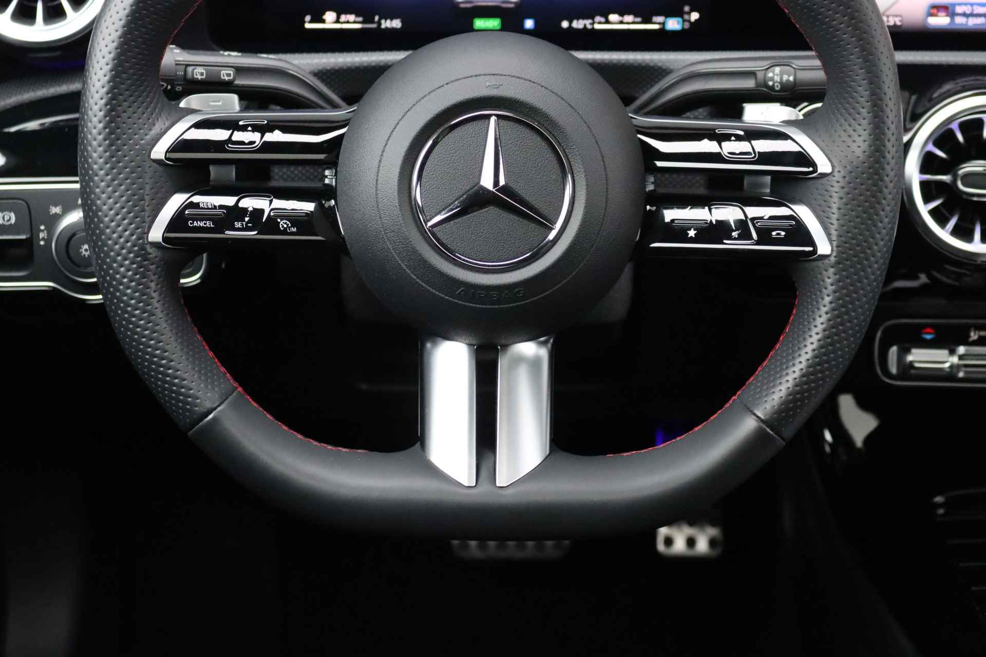 Mercedes-Benz CLA-Klasse Shooting Brake 250 e AMG Line Aut8 | Panoramadak | Distronic | Verwarmd Stuurwiel | Keyless Go | Advanced Sound System | Dodehoekassistent | Camera | Augmented Reality | - 30/40