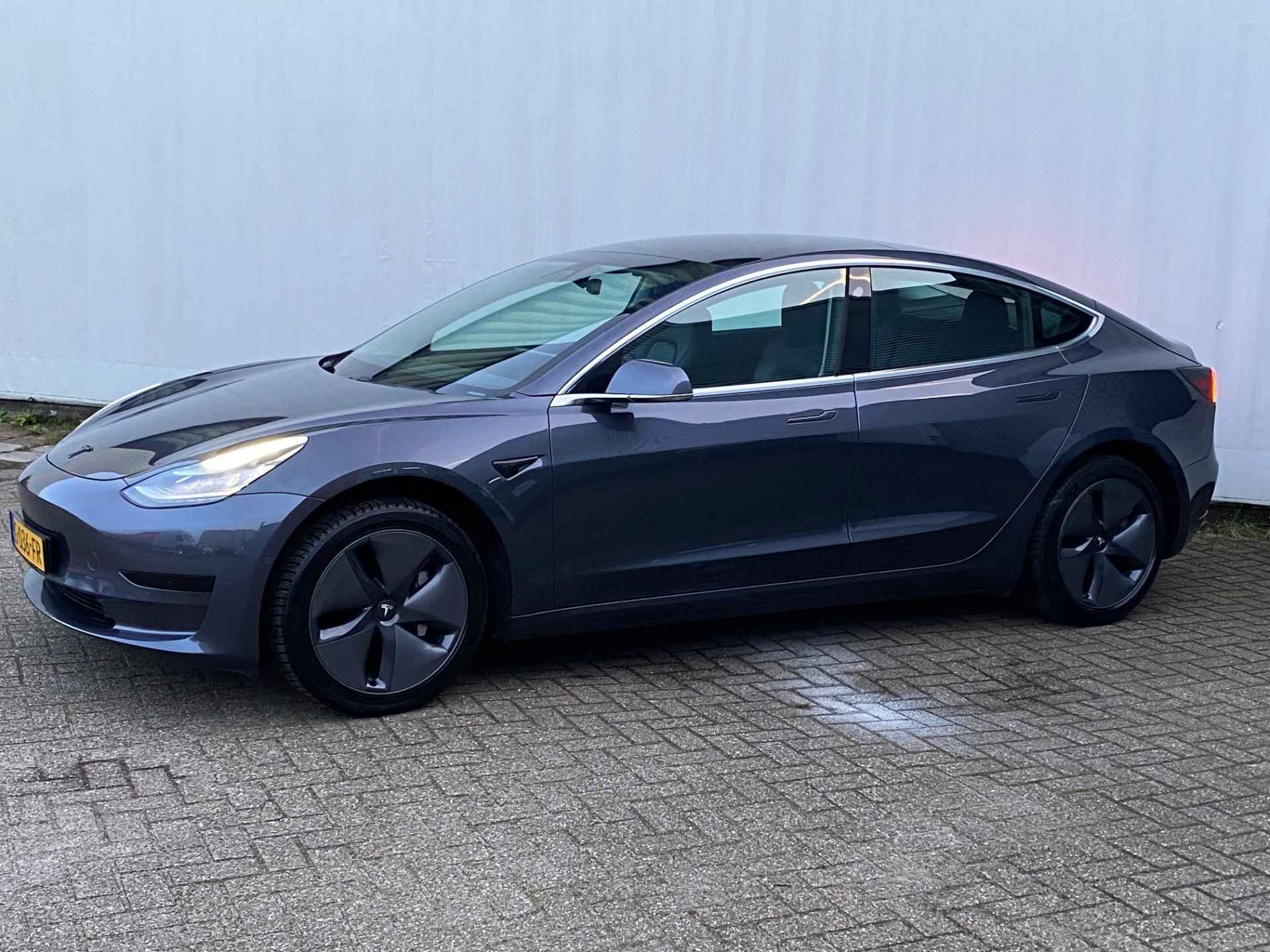 Tesla Model 3 Standard RWD Plus 60 kWh - 3/18