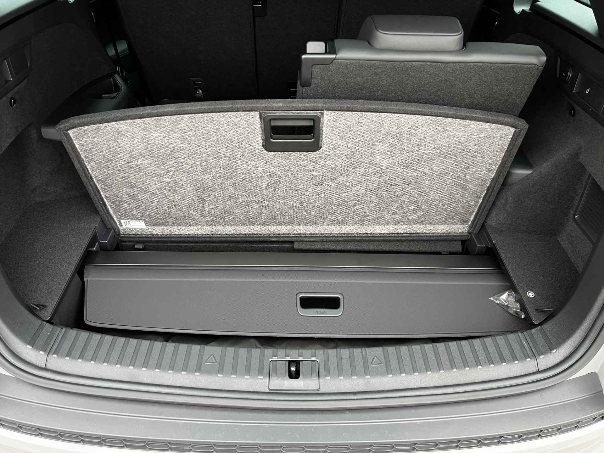 Škoda Kodiaq 1.5 TSI Sportline Business 7p. Derde zit rij - Panoramisch schuif/kantel dak - Sunset pakket - 19/21