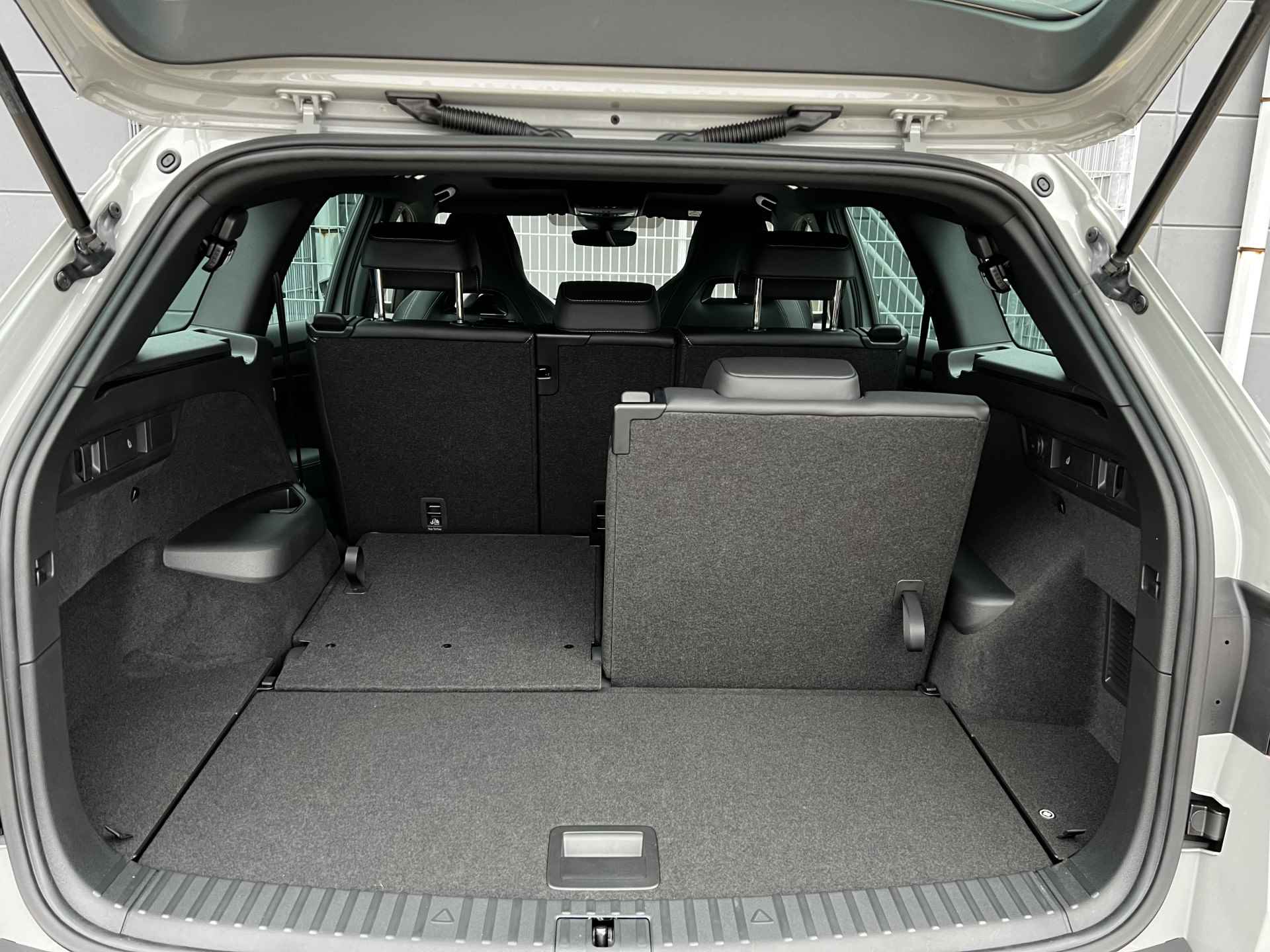 Škoda Kodiaq 1.5 TSI Sportline Business 7p. Derde zit rij - Panoramisch schuif/kantel dak - Sunset pakket - 20/21