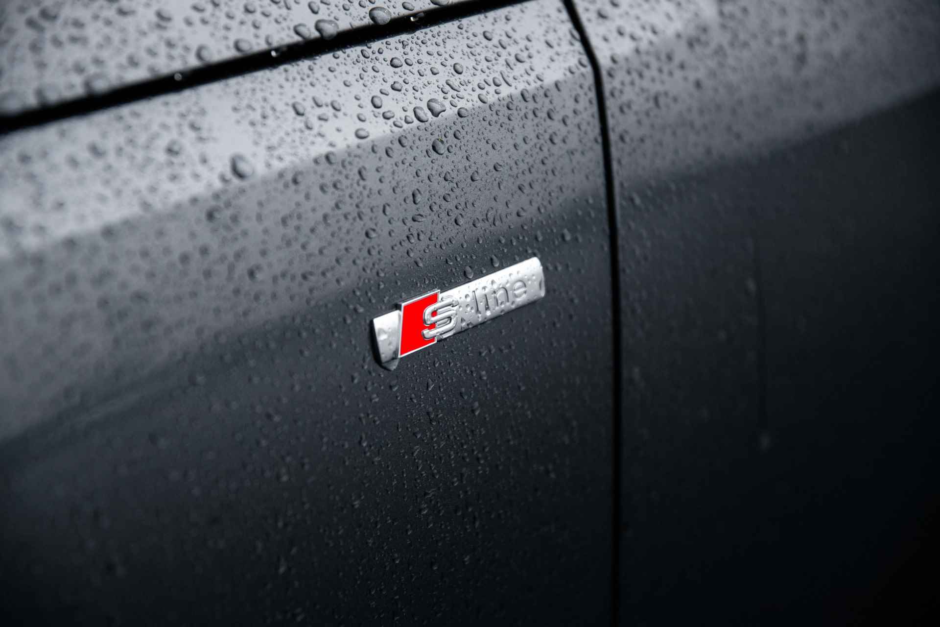 Audi A4 Limousine 35TFSI 150PK S edition Competition | Stoelverwarming | 19" | Afgevlakt Stuur | - 23/61