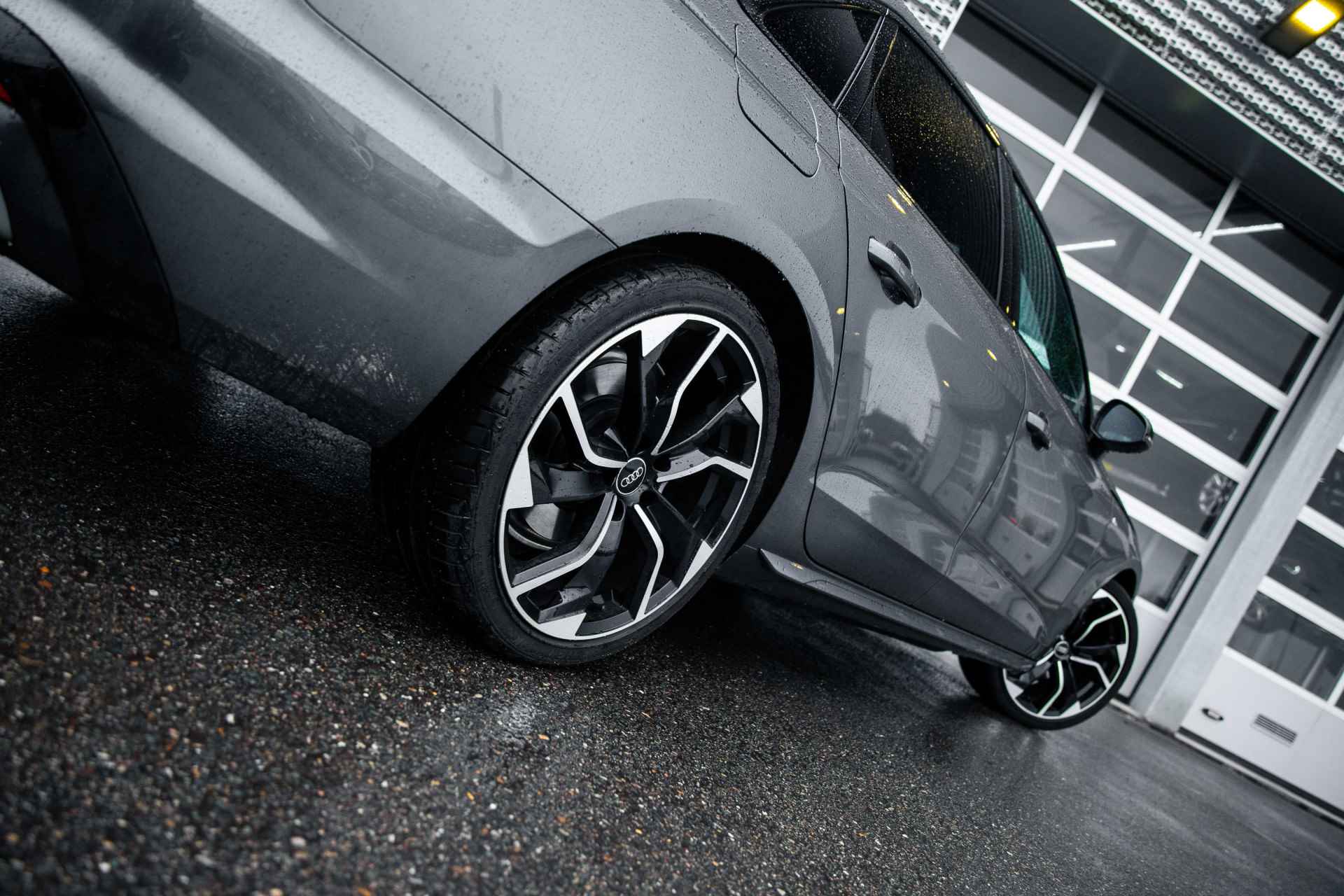 Audi A4 Limousine 35TFSI 150PK S edition Competition | Stoelverwarming | 19" | Afgevlakt Stuur | - 29/61