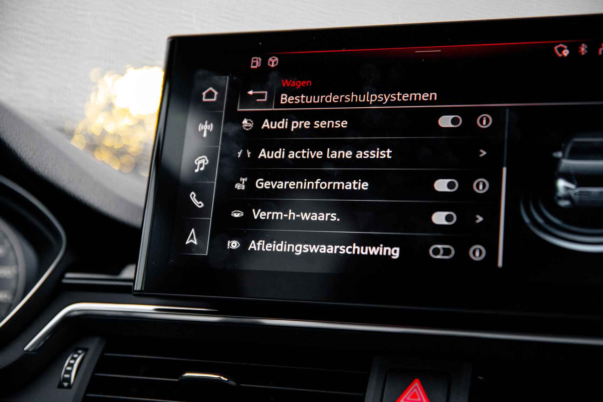 Audi A4 Limousine 35TFSI 150PK S edition Competition | Stoelverwarming | 19" | Afgevlakt Stuur | - 60/61