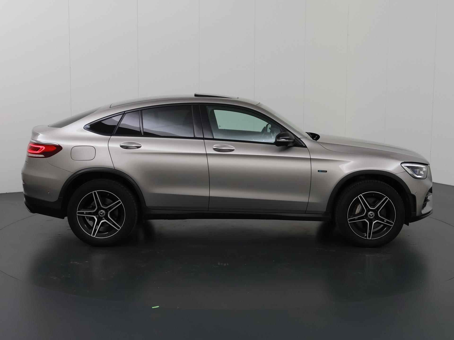 Mercedes-Benz GLC-klasse 300e 4MATIC Premium Plus | Adaptieve Cruise Control | Luchtvering | Camera | Sportstoelen | Climate Control | Interieur Verlichting | Ele. verstelbare stoelen + Geheugen | Panoramadak | - 7/57