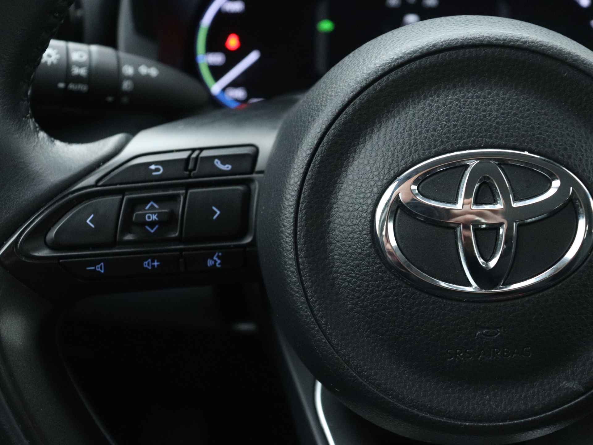 Toyota Yaris Cross 1.5 Hybrid Business Limited | Navigatie | Parkeercamera + Sensoren | - 22/46