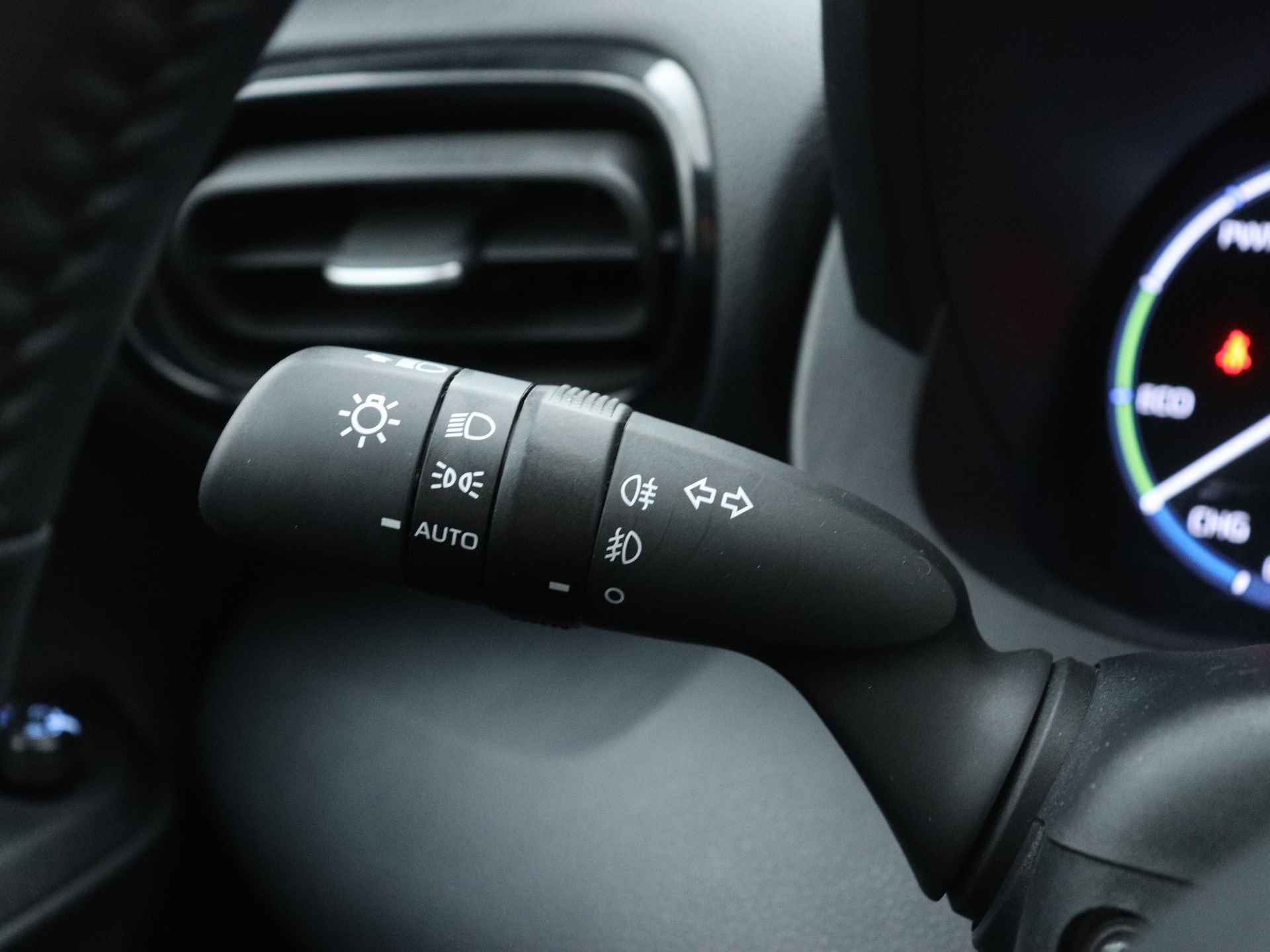 Toyota Yaris Cross 1.5 Hybrid Business Limited | Navigatie | Parkeercamera + Sensoren | - 24/46