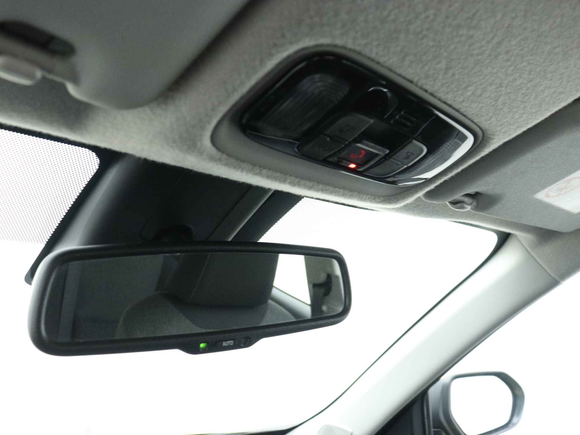 Toyota Yaris Cross 1.5 Hybrid Business Limited | Navigatie | Parkeercamera + Sensoren | - 32/46