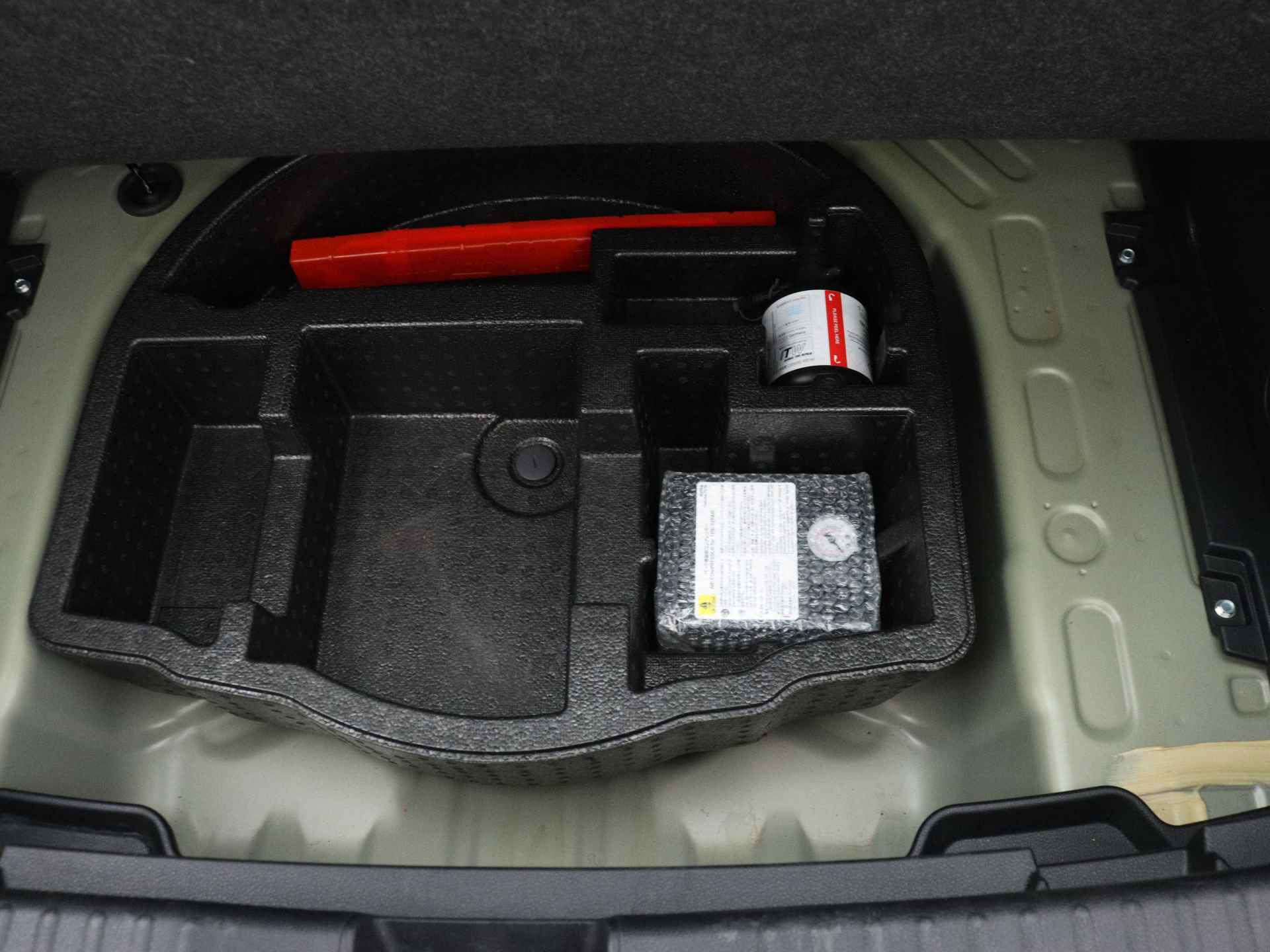 Toyota Yaris Cross 1.5 Hybrid Business Limited | Navigatie | Parkeercamera + Sensoren | - 40/46
