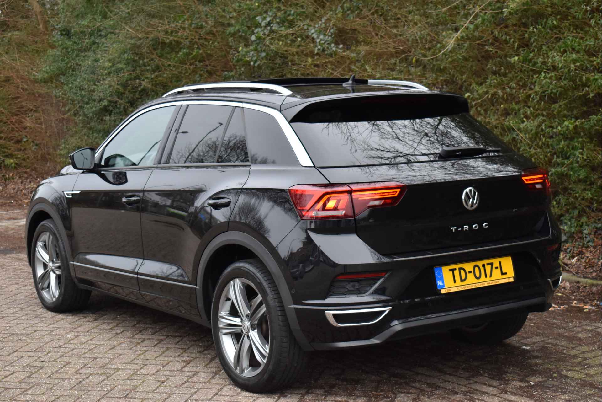 Volkswagen T-Roc 2.0 TSI 4Motion Sport,ORGINEEL NEDERLANDSE AUTO,SCHUIF/KANTELDAK,ELECTR BEDIENDE ACHTERKLEP,AFN TREKHAAK, BOEKJES,NAP EN ONDERHO - 5/76