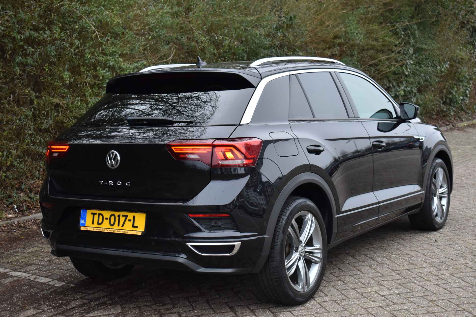 Volkswagen T-Roc 2.0 TSI 4Motion Sport,ORGINEEL NEDERLANDSE AUTO,SCHUIF/KANTELDAK,ELECTR BEDIENDE ACHTERKLEP,AFN TREKHAAK, BOEKJES,NAP EN ONDERHO - 8/76