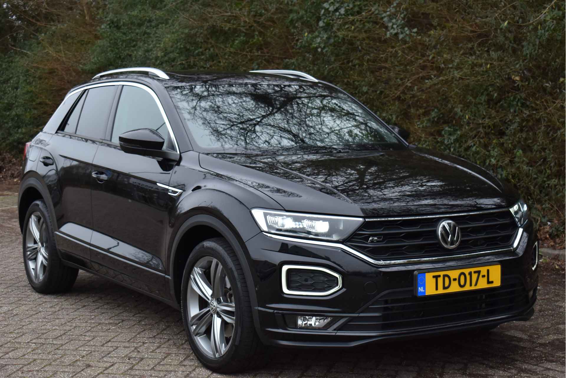 Volkswagen T-Roc 2.0 TSI 4Motion Sport,ORGINEEL NEDERLANDSE AUTO,SCHUIF/KANTELDAK,ELECTR BEDIENDE ACHTERKLEP,AFN TREKHAAK, BOEKJES,NAP EN ONDERHO - 10/76