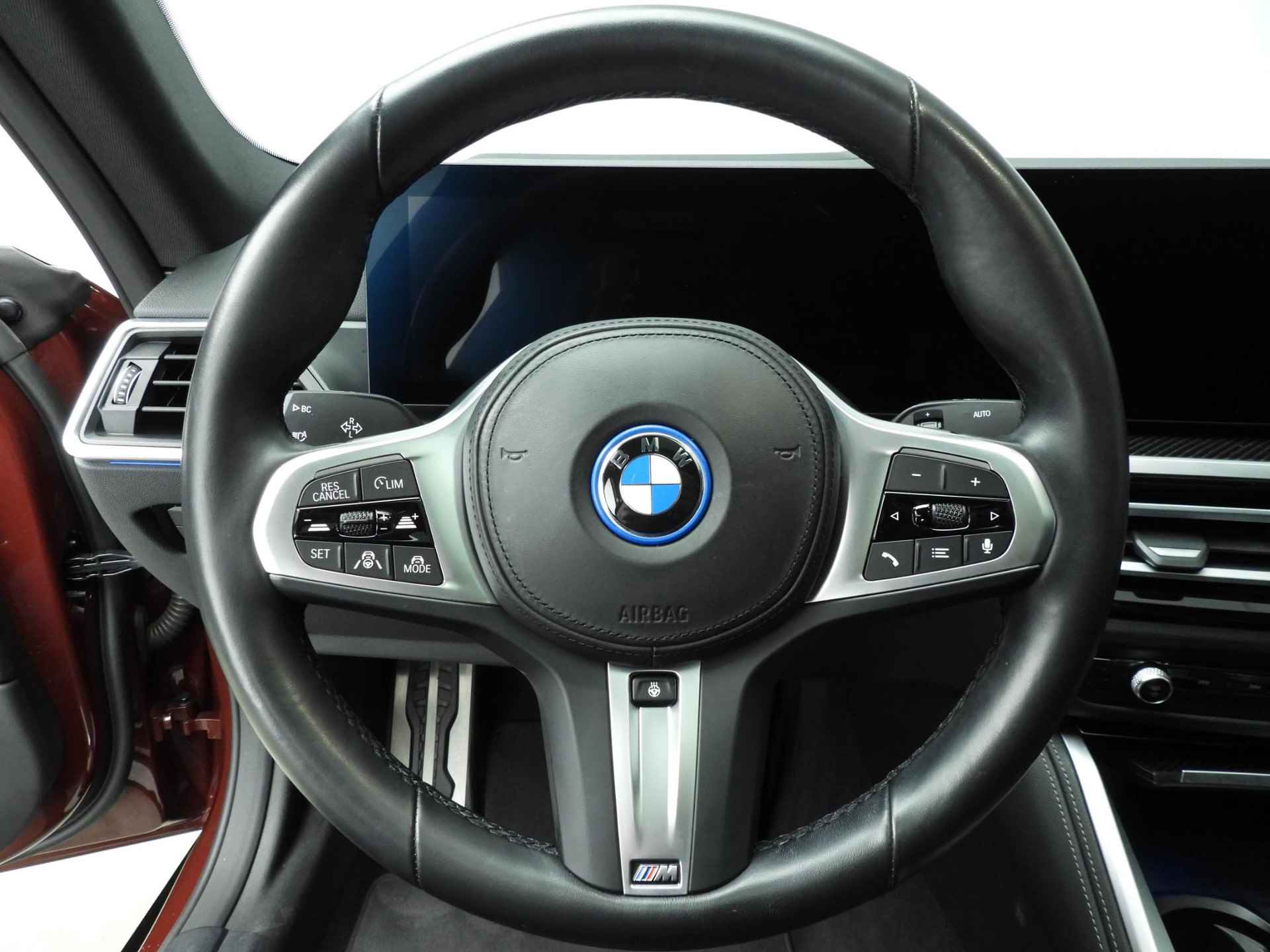 BMW i4 Gran Coupe eDrive35 | M-Sportpakket | LED | Leder | HUD | Schuifdak | Trekhaak | Stoelverwarming | DAB | Harman-kardon sound | Alu 19 inch - 12/53