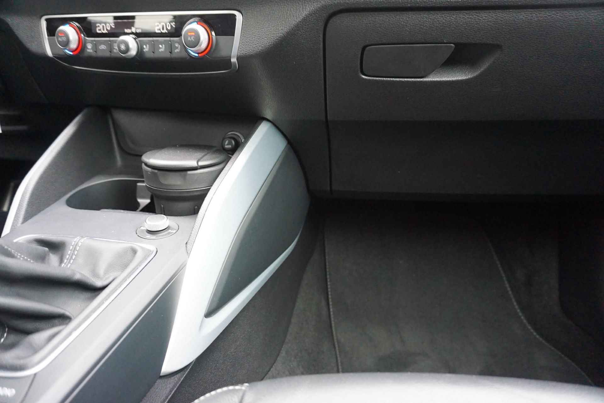 Audi Q2 30 TFSI 116pk Sport S line Edition | Navigatie | Parkeersensoren Achter | 17" Velgen - 39/44