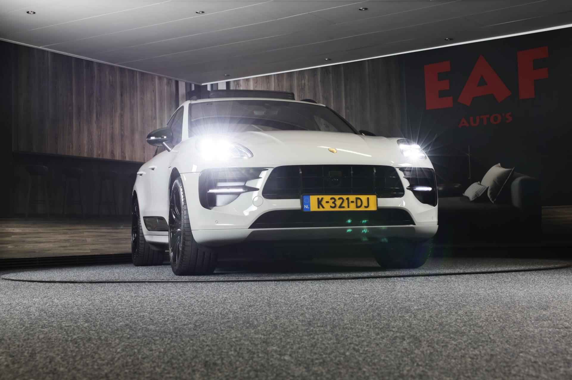 Porsche Macan 2.0 / Sport Chrono / Luchtvering / Leder / Panodak / Memory / Camera / Acc / Bose / Led / Pdc - 30/50