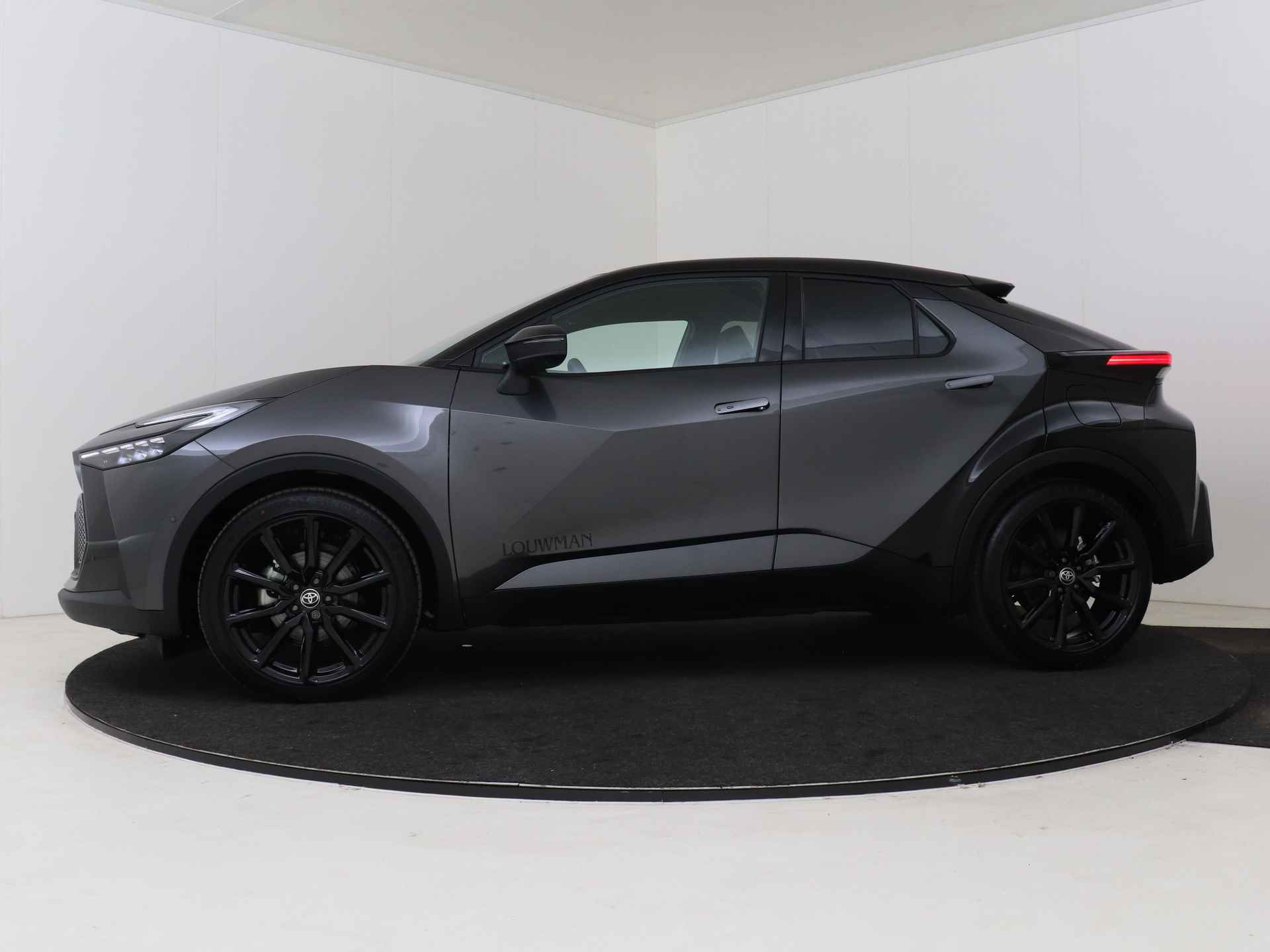 Toyota C-HR 2.0 Hybrid 200 GR SPORT Première Edition *Demo | JBL | Dodehoekdetectie | Camera 360° | sensoren rondom + parkeer assistent | Head Up Display | Sfeerverlichting | Sportstoelen GR-Sport Leder/alcantara | - 4/65