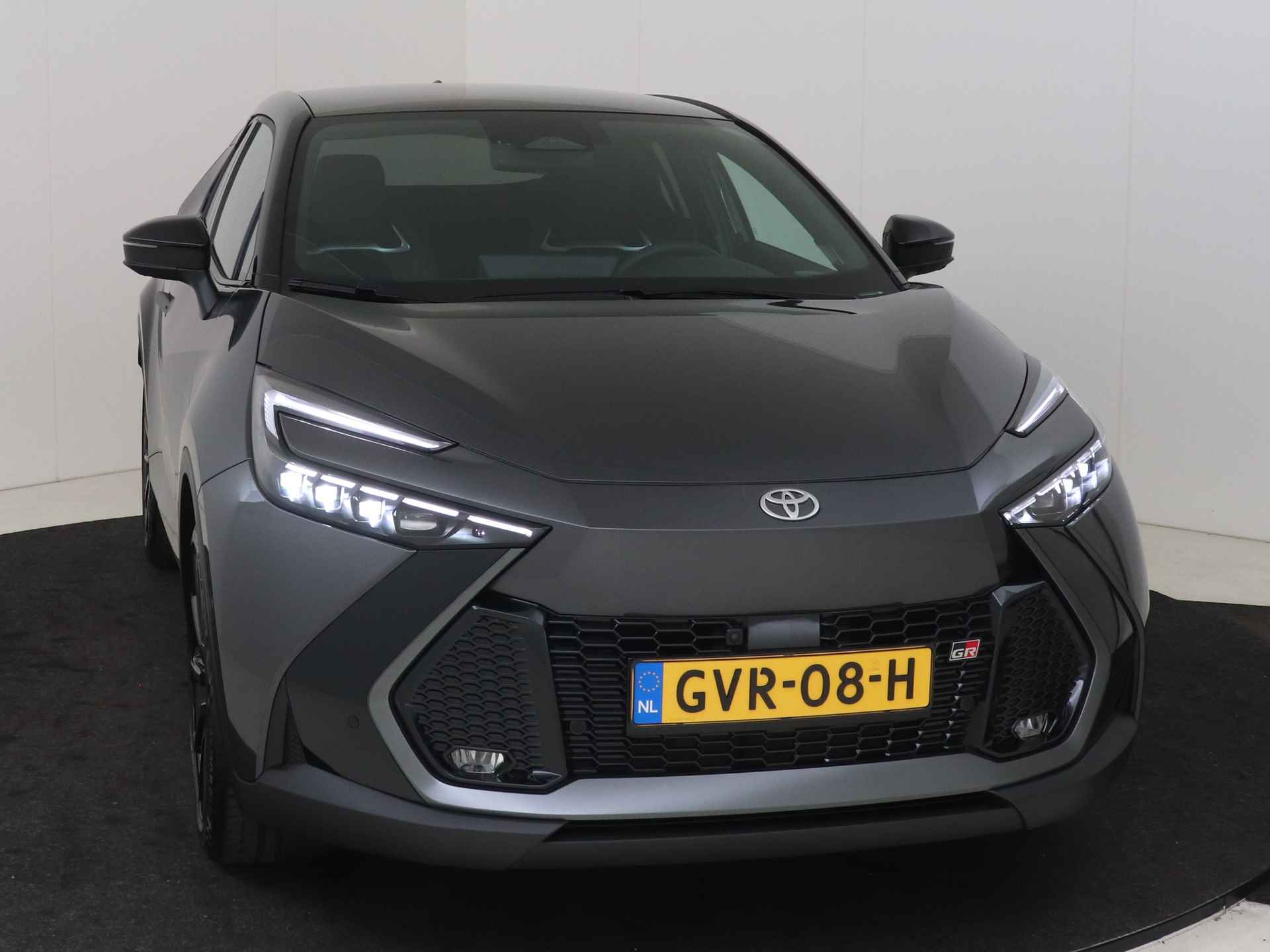 Toyota C-HR 2.0 Hybrid 200 GR SPORT Première Edition *Demo | JBL | Dodehoekdetectie | Camera 360° | sensoren rondom + parkeer assistent | Head Up Display | Sfeerverlichting | Sportstoelen GR-Sport Leder/alcantara | - 27/65