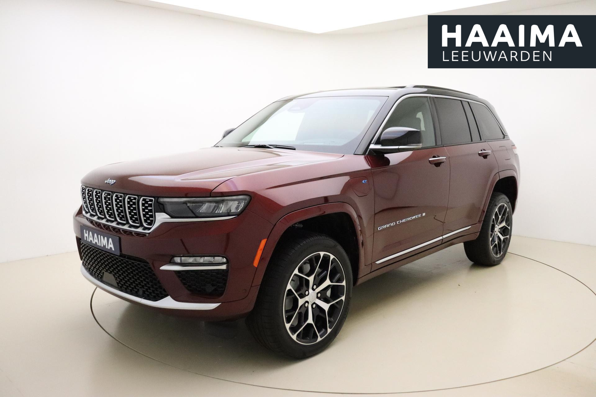 Jeep Grand Cherokee 2.0 Summit Reserve 4xe | € 7.000,- actiekorting! | Luchtvering | Panoramadak | Lederen bekleding | Passenger display | McIntosch audio | Stoelverwarming/Ventilatie | Exclusief uit voorraad leverbaar!