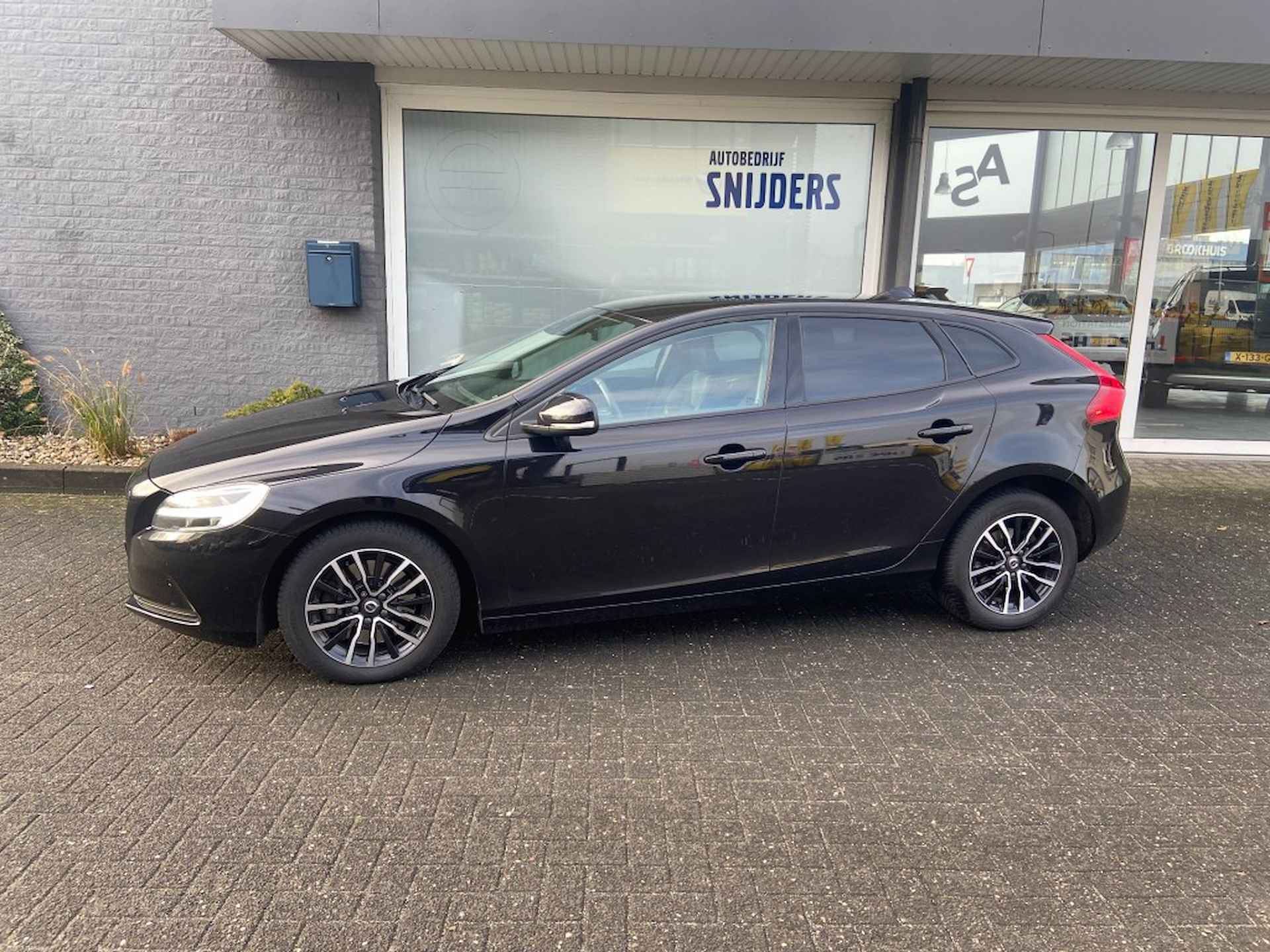 VOLVO V40 2.0 D2 EDITION+ GEARTRONIC - 4/28