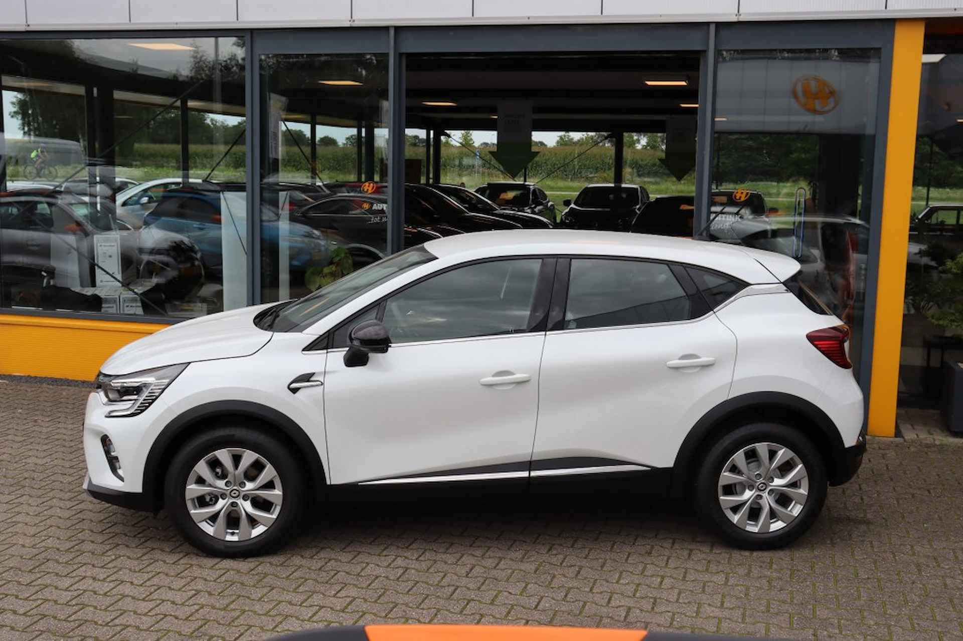 RENAULT Captur 1.3 TCe 140 pk Hybrid  Intens - camera - LED - 2/45