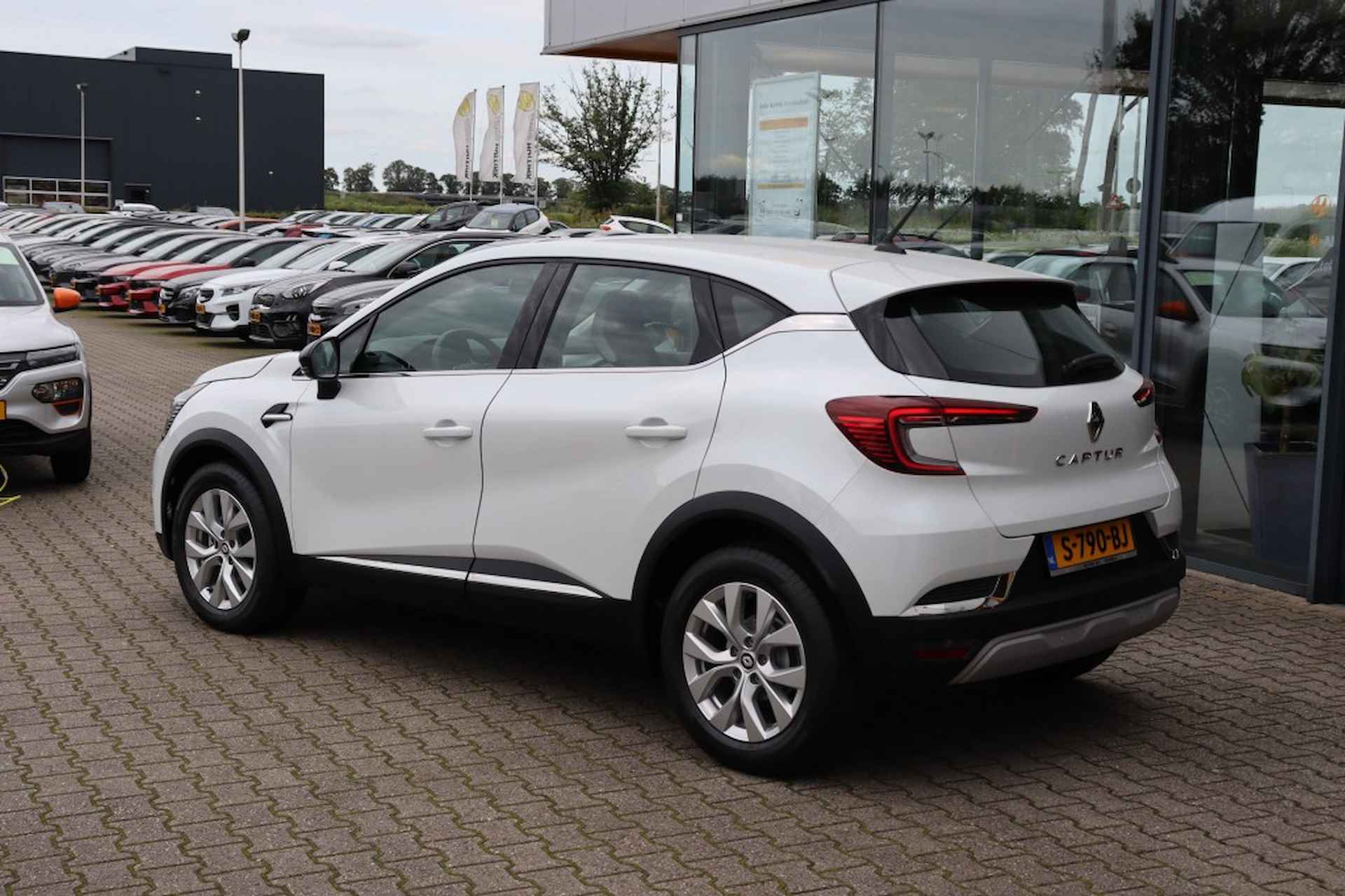 RENAULT Captur 1.3 TCe 140 pk Hybrid  Intens - camera - LED - 3/45