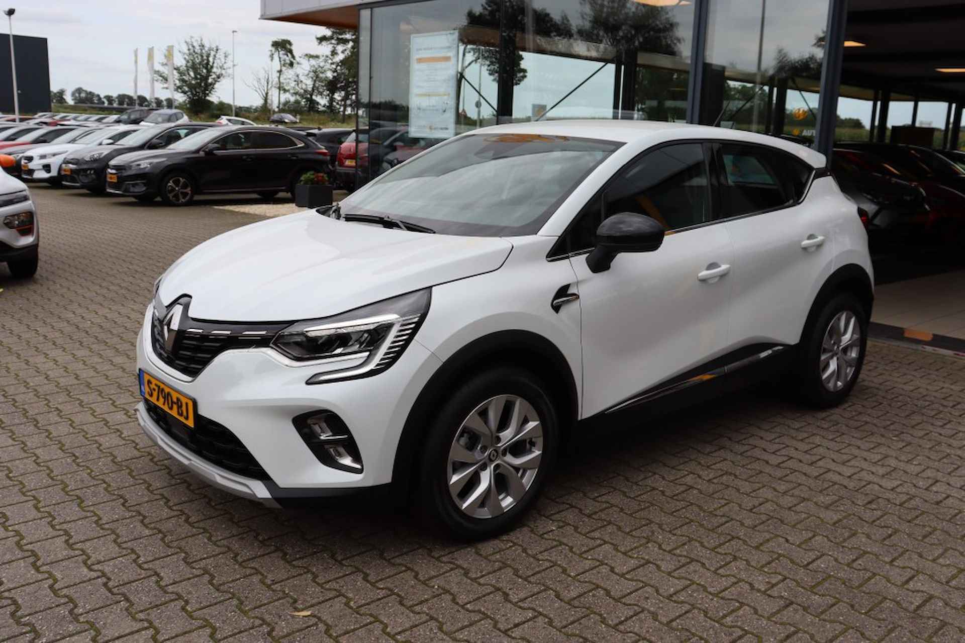 RENAULT Captur 1.3 TCe 140 pk Hybrid  Intens - camera - LED - 6/45